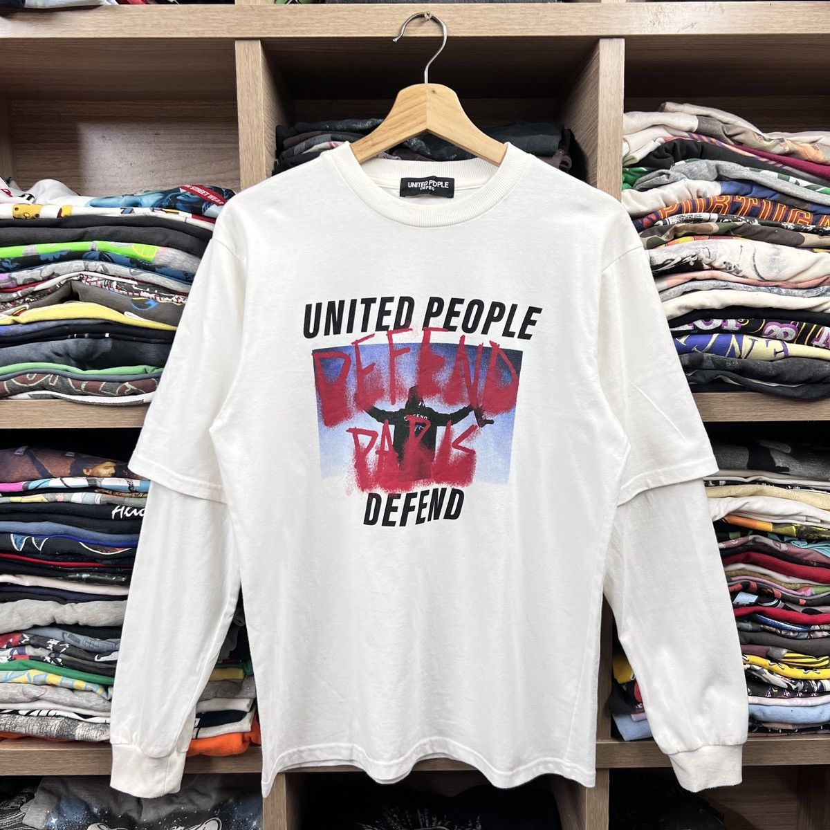 Other UNITED PEOPLE DEFEND “DEFEND PARIS” L/S 90s STYLE Size US M / EU 48-50 / 2 - 1 Thumbnail