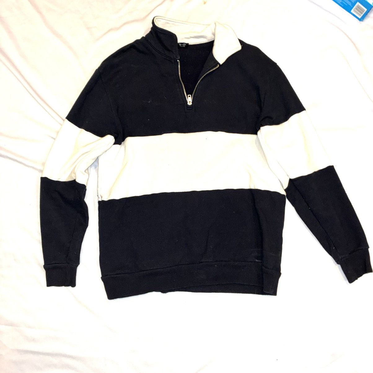 Brandy Melville Brandy Melville Black & White Quarter Zip Size ONE SIZE - 1 Thumbnail