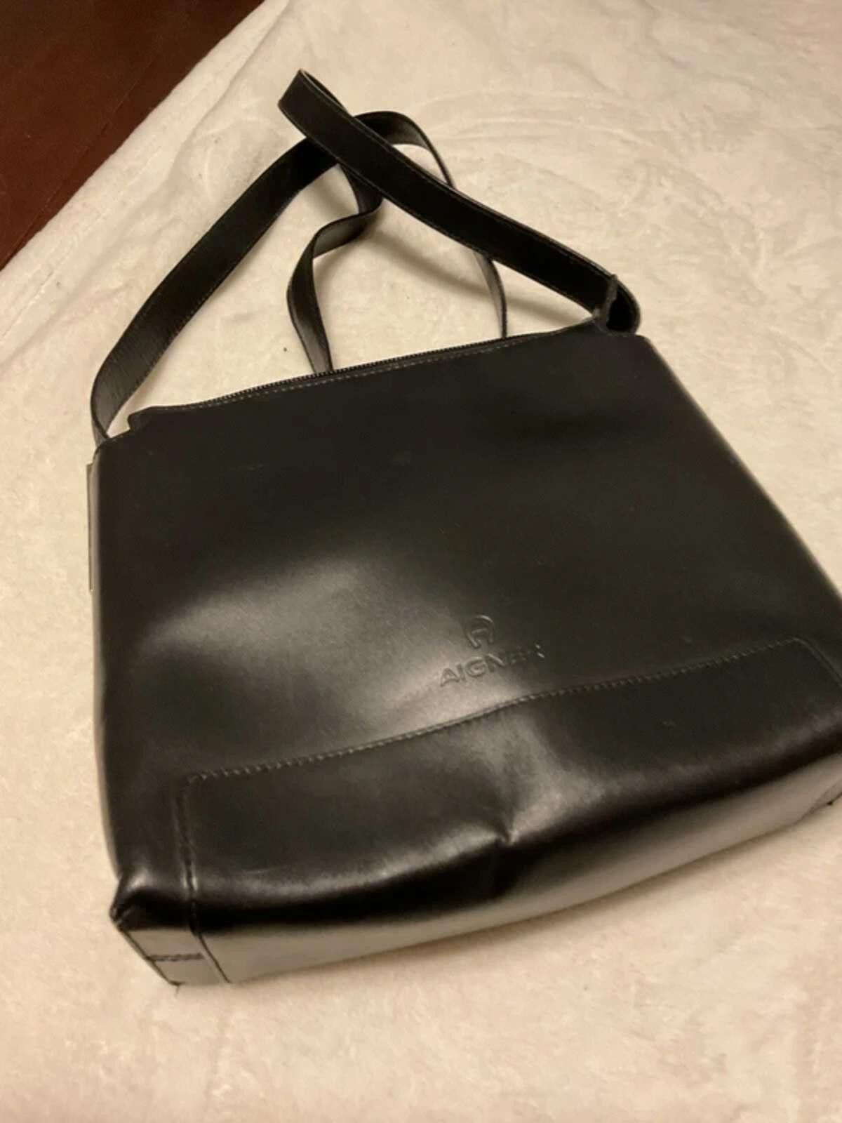 Aigner Aigner designer leather black shoulder purse bag Size ONE SIZE - 1 Thumbnail