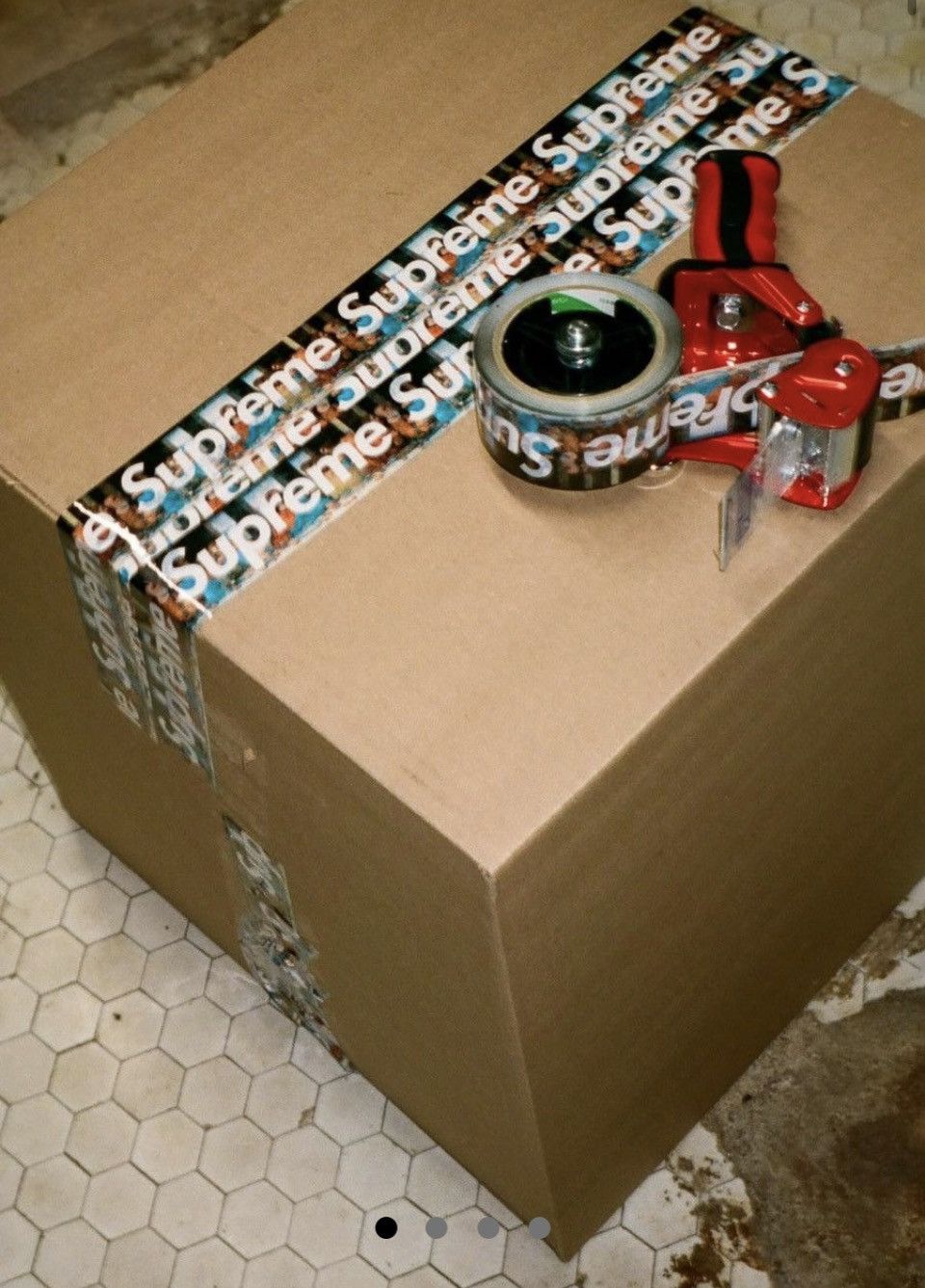 Supreme Supreme packaging tape red Size ONE SIZE - 7 Thumbnail