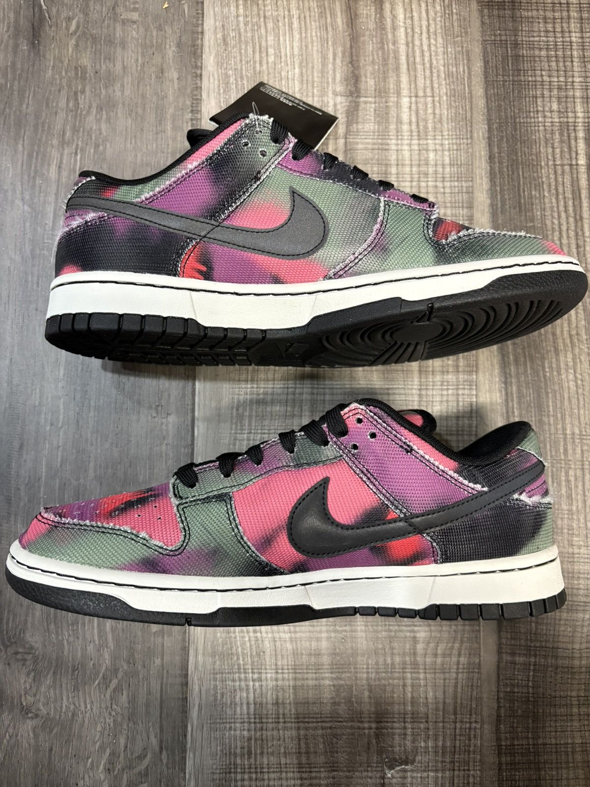 Nike Nike Dunk Low Premium Graffiti size 9 Size US 9 / EU 42 - 5 Thumbnail