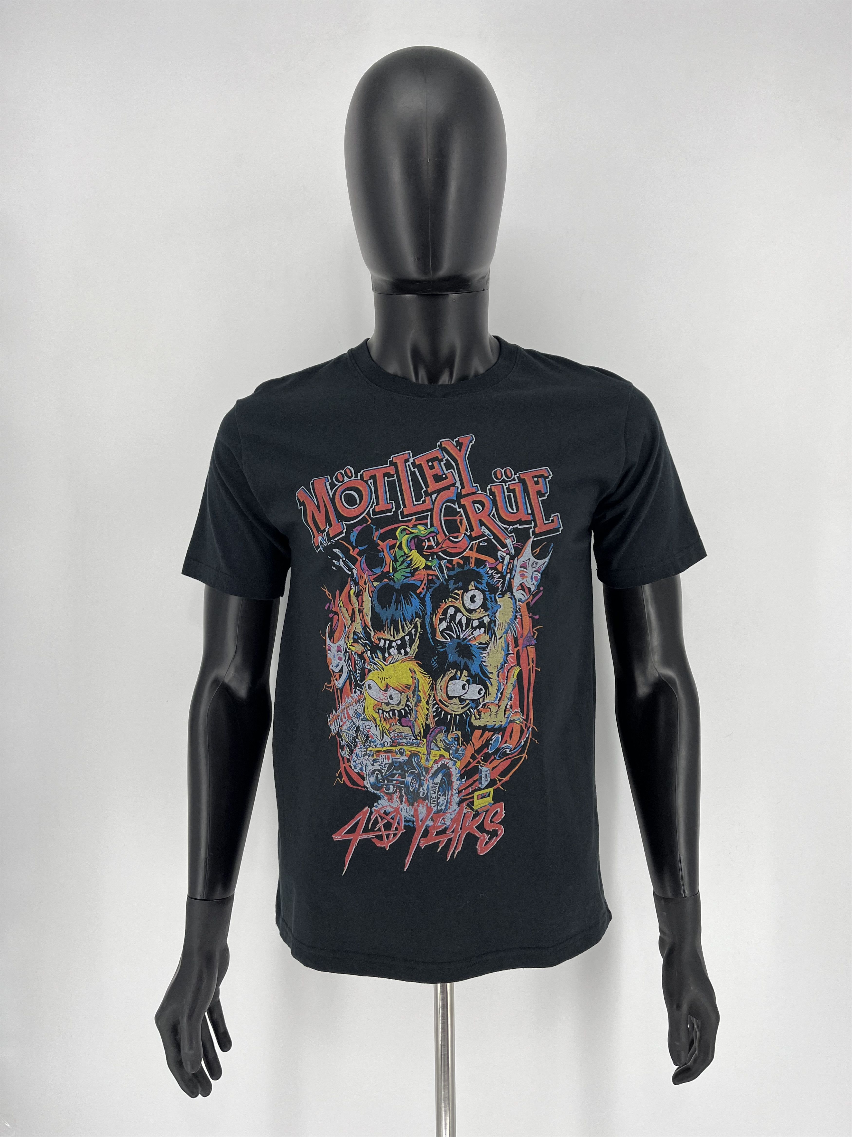Band Tees Vintage Y2K Motley Crue Tour Tee Band Rock T Shirt Size US M / EU 48-50 / 2 - 2 Thumbnail