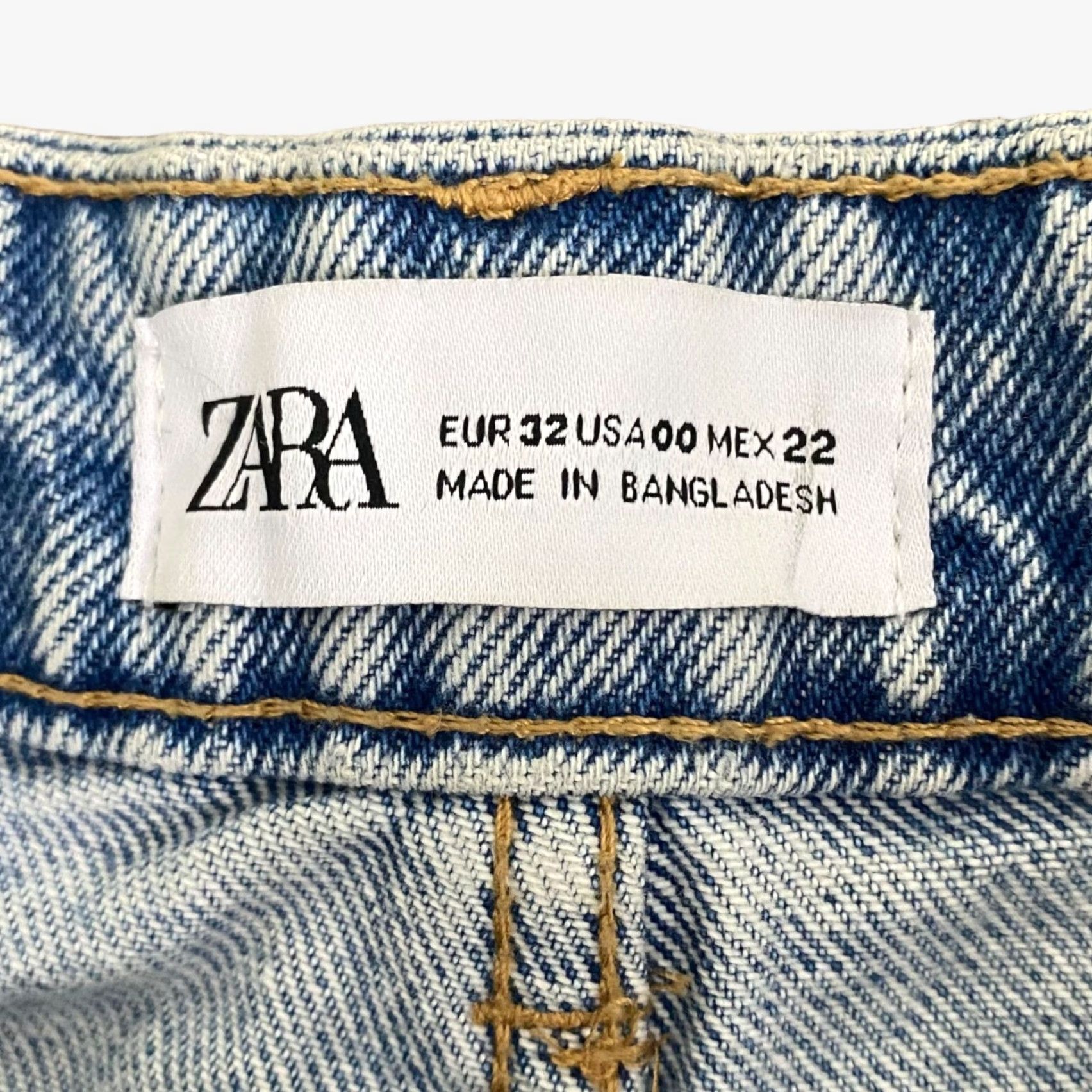 Zara Zara High-Waisted Distressed Jean Shorts Women's 00 Blue Cut Off Raw-Hem Womens Size 26" / US 2 / IT 38 - 7 Thumbnail