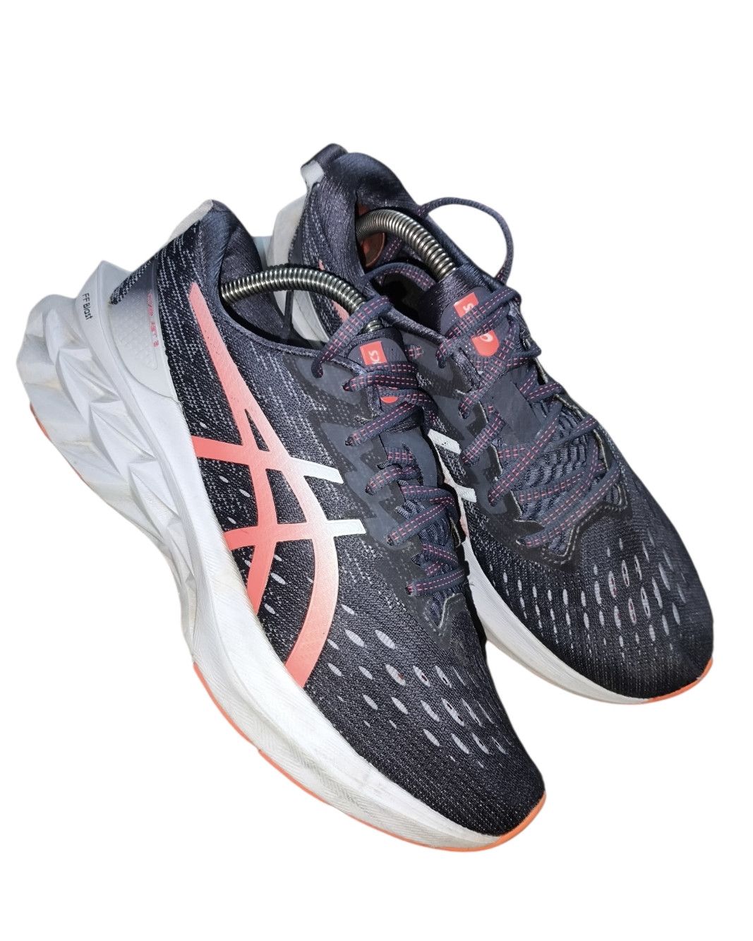 Asics ASICS Novablast 2 Running Shoes Women EU 41.5 Y2K Vintage Size US 11.5 / IT 41.5 - 1 Thumbnail