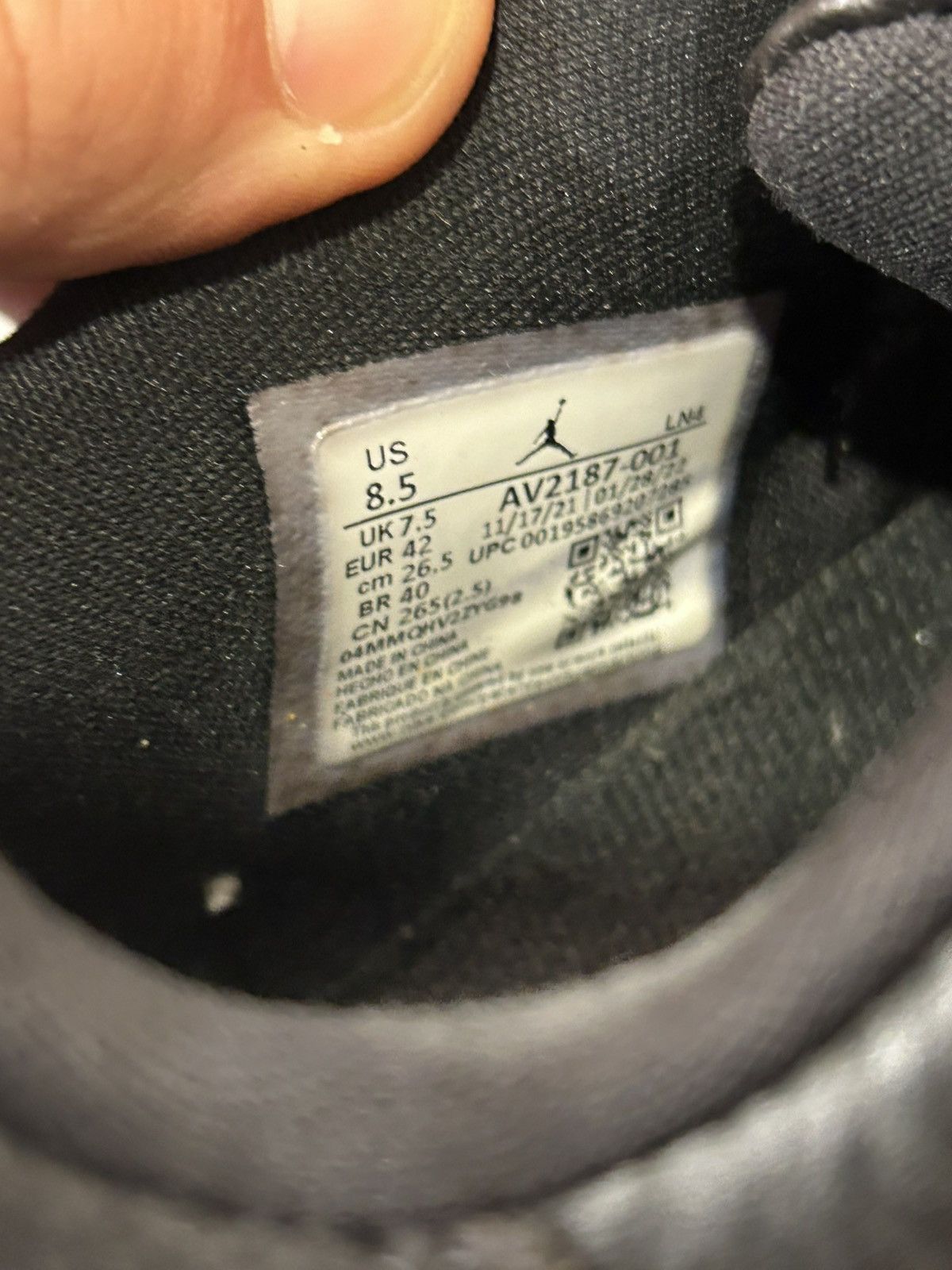 Jordan Brand Jordan 11 Retro Low ‘Barons’ Size US 8.5 / EU 41-42 - 6 Thumbnail