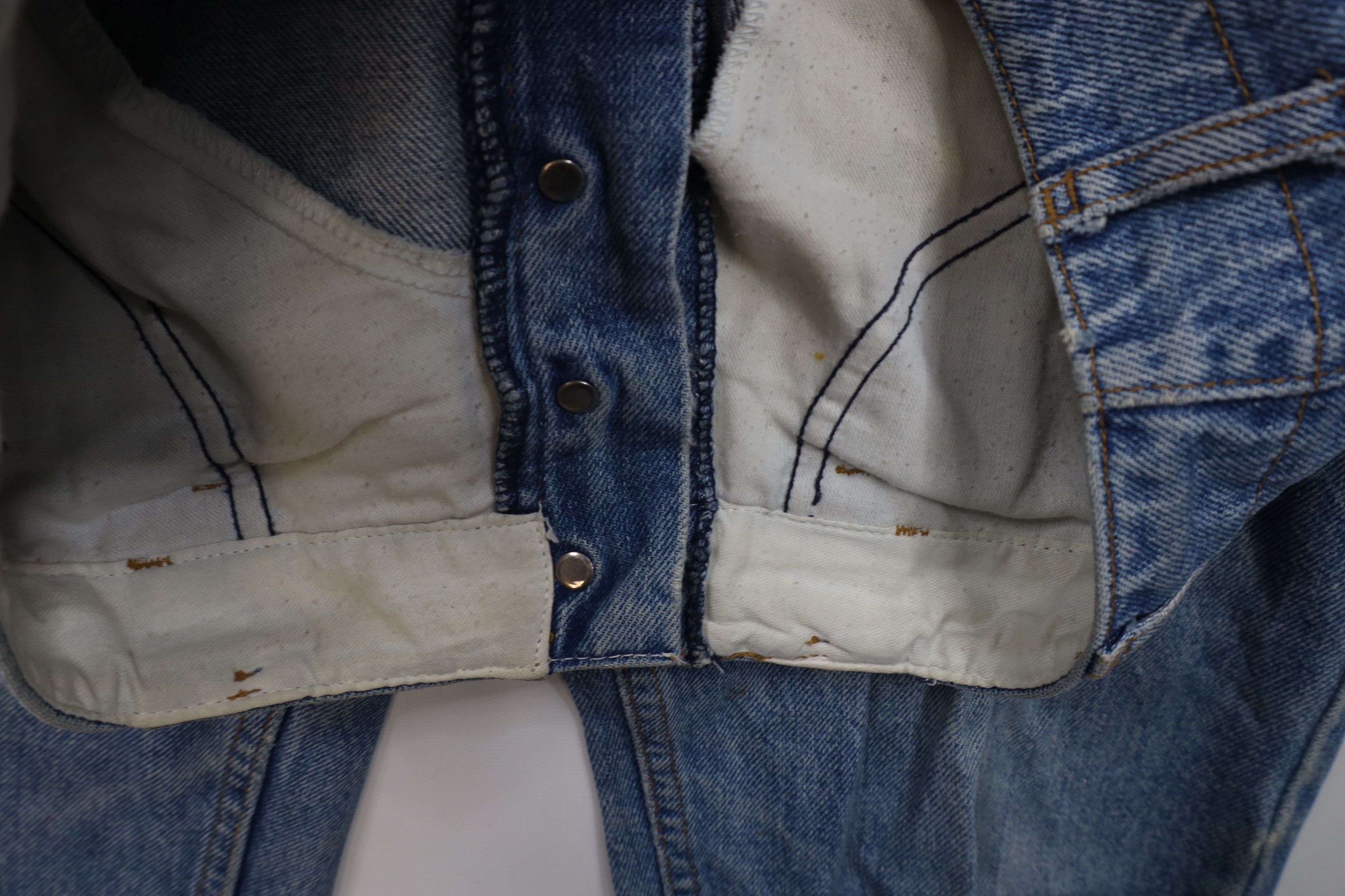Guess × Vintage Vintage 90s Guess Tapered Leg Button Fly Denim Jeans USA Size US 30 / EU 46 - 10 Thumbnail