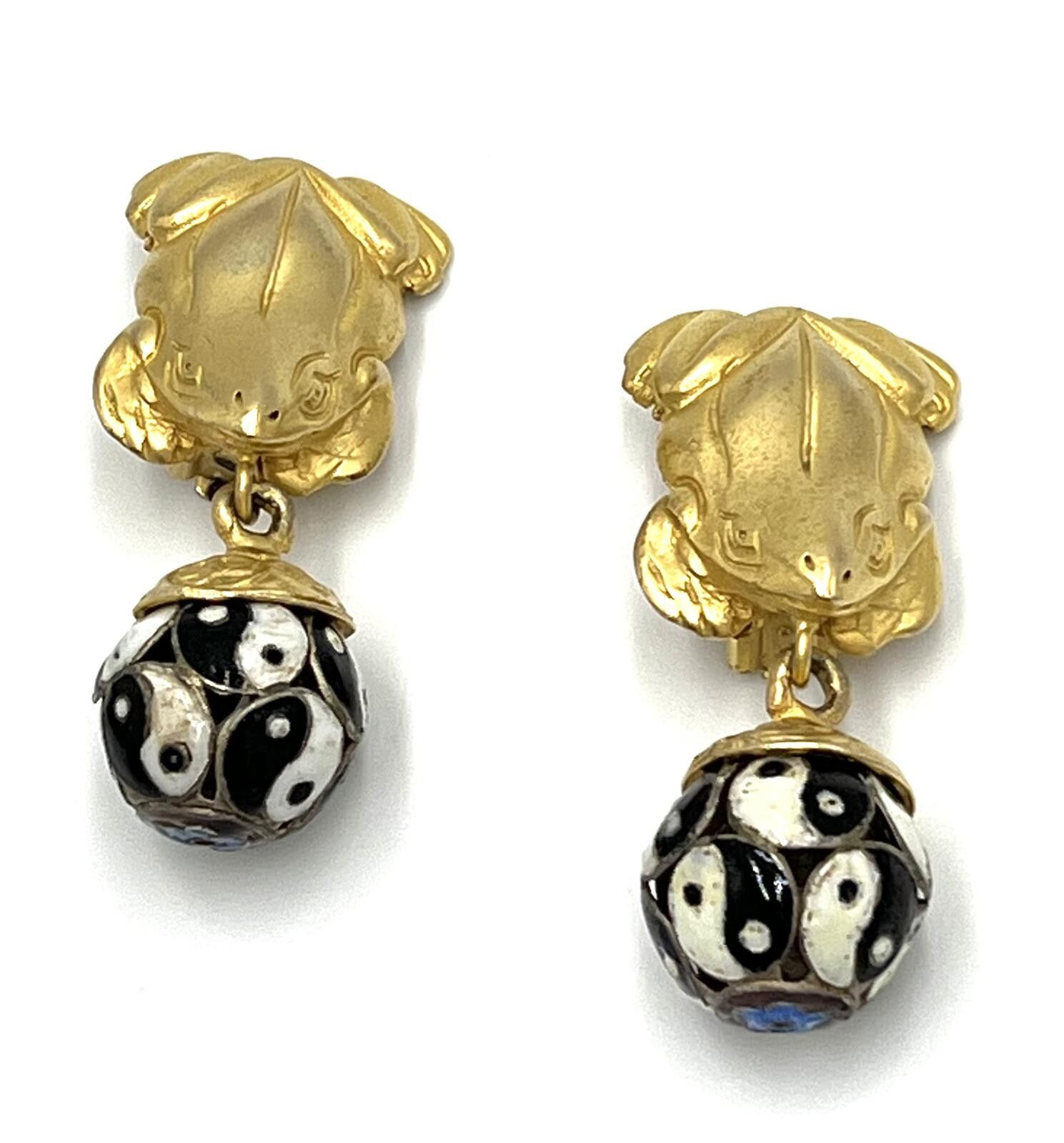 Other Glenn Miller Anne Turk Tree Frog Yin-Yang Cloisonné Earrings Size ONE SIZE - 1 Thumbnail