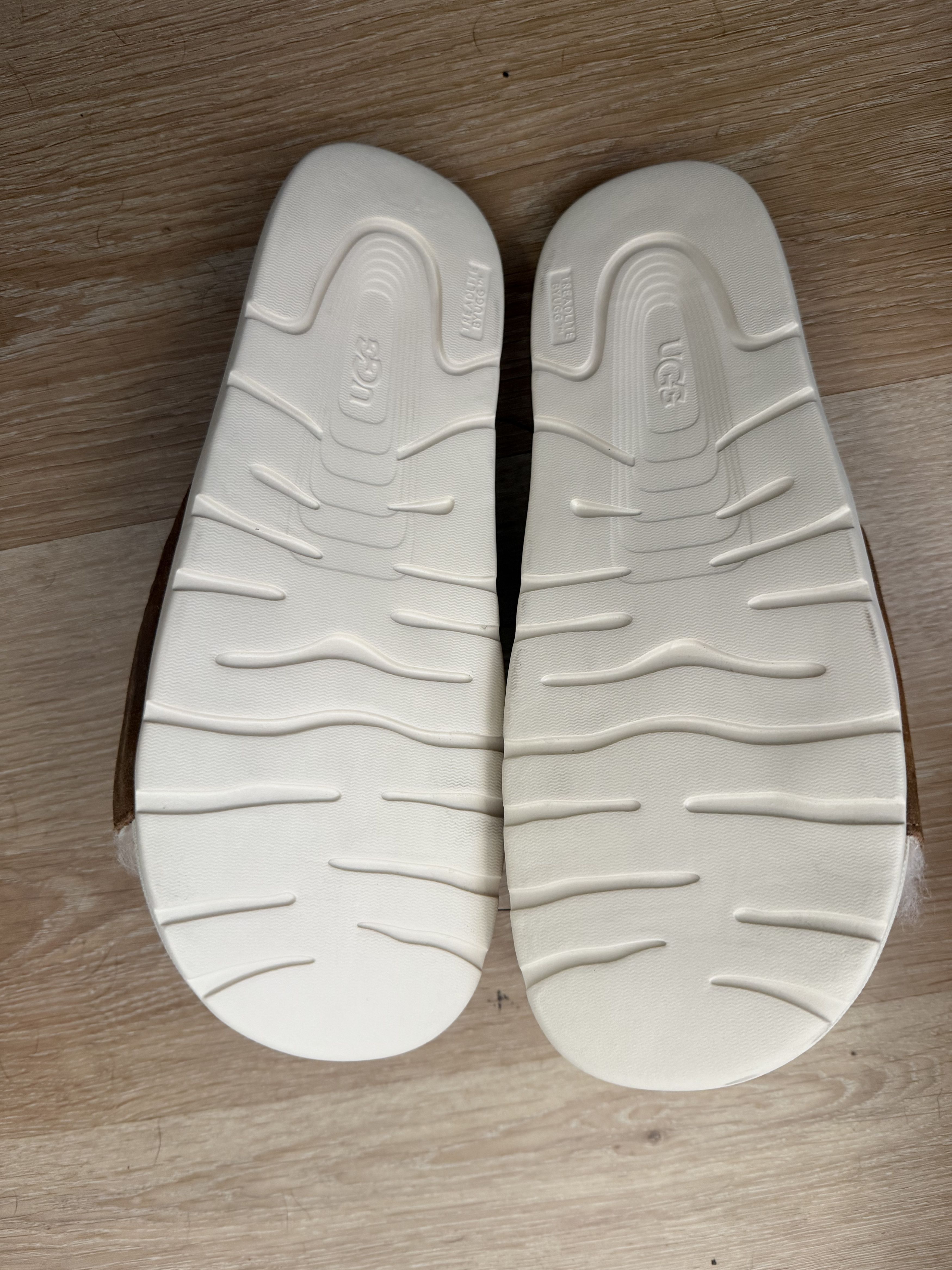Bape × Ugg BAPE X UGG Xavier Fur Logo Slide Chestnut Size US 9 / EU 42 - 4 Thumbnail