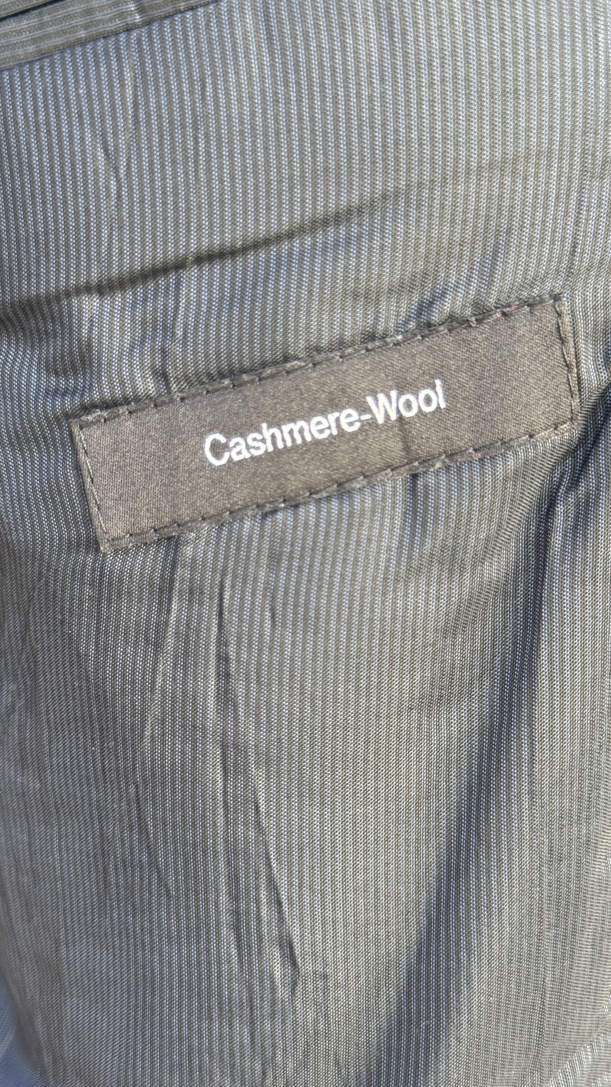 Hugo Boss Modern coat Hugo Boss 42R cashmere wool L size Size US L / EU 52-54 / 3 - 16 Thumbnail