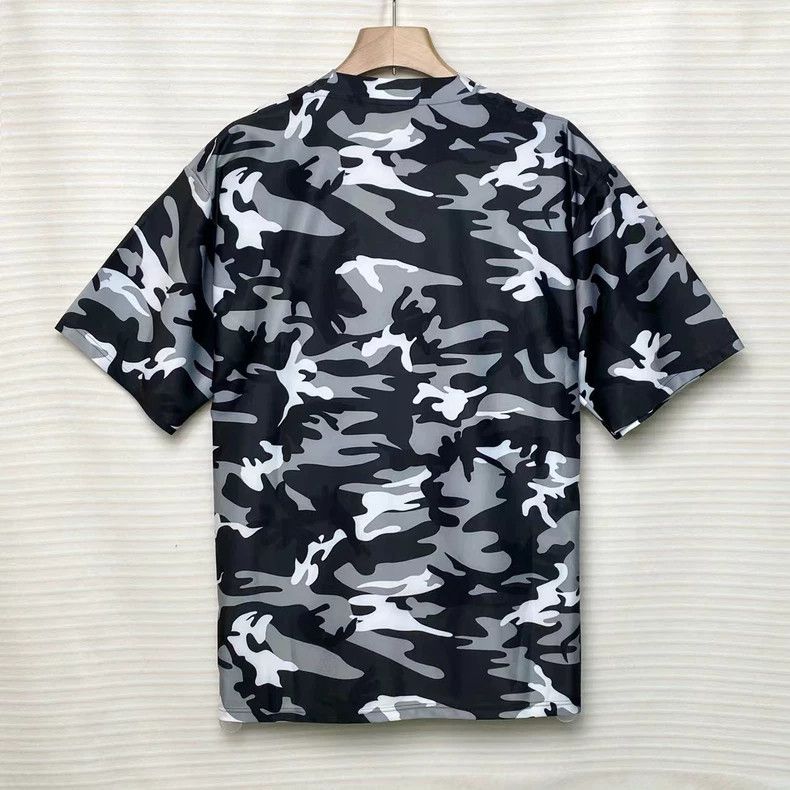 Balenciaga Balenciaga Camouflage print round-neck short-sleeve T-shir Size US L / EU 52-54 / 3 - 2 Thumbnail