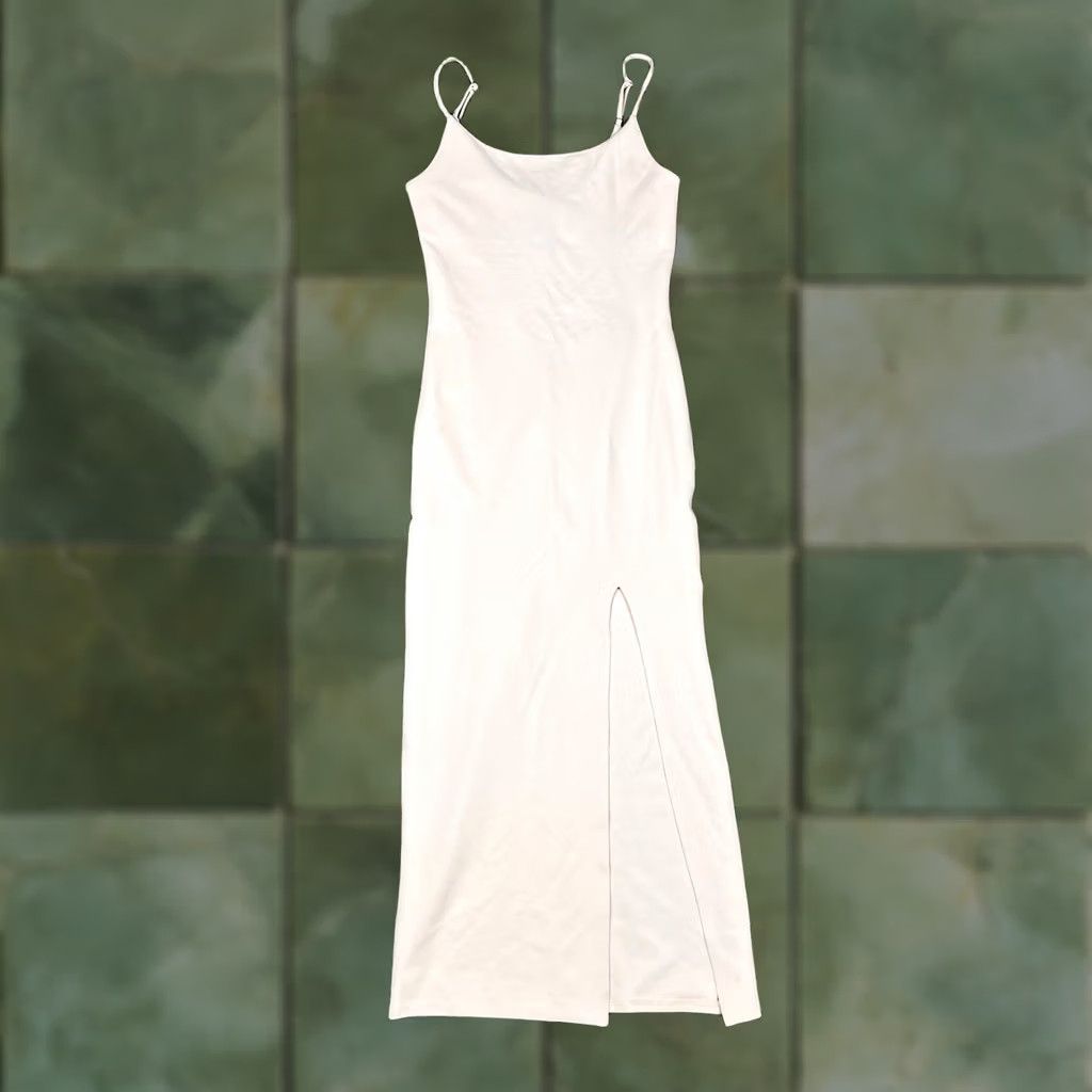 Forever 21 FOREVER 21 Spaghetti Strappy V-Neck Midi Dress Womens S Pink Pastel Solid Stretch Fitted Summer Spring Fall Party Wedding Lightweight Sleeveless Size S / US 4 / IT 40 - 1 Thumbnail