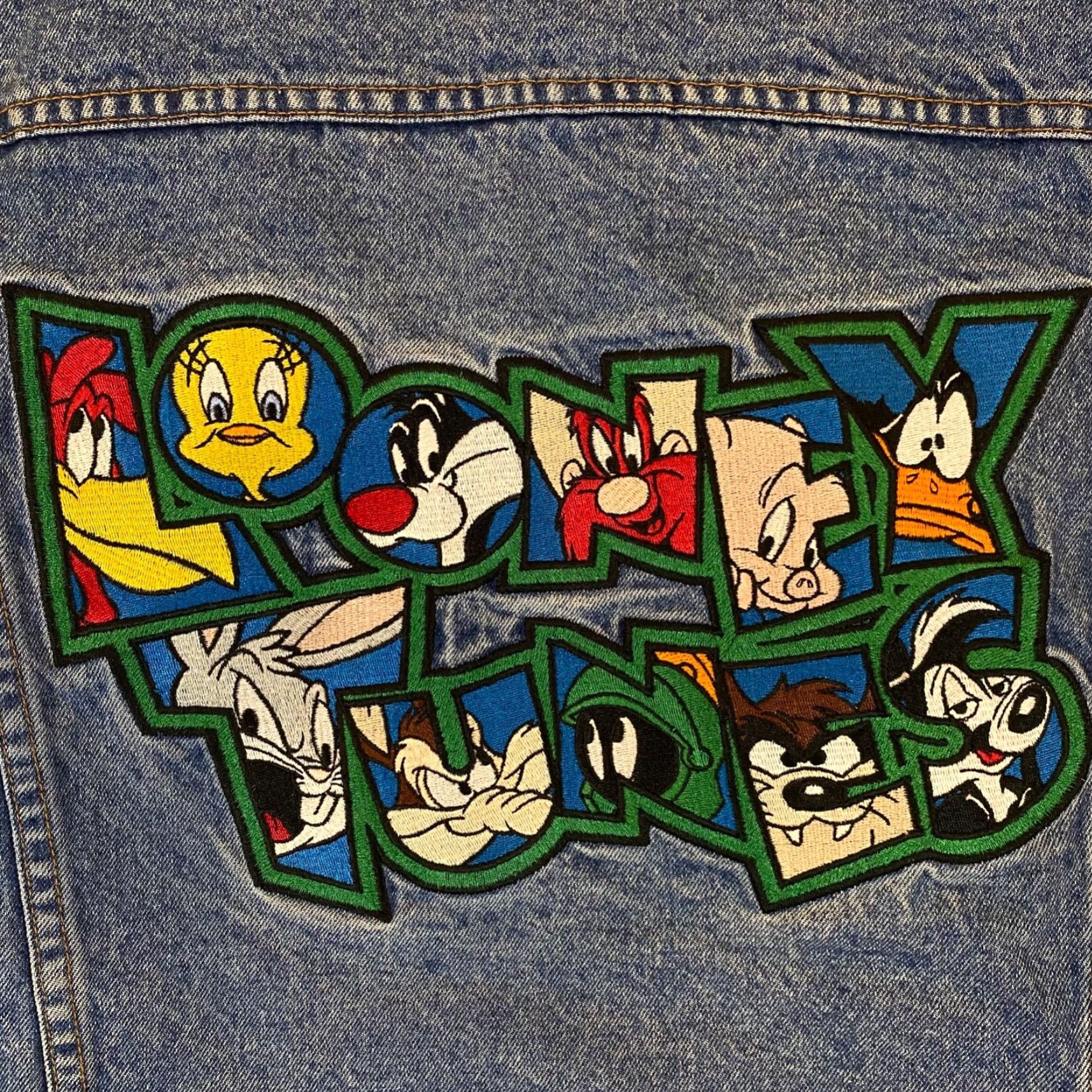 Vintage VINTAGE Warner Bros Looney Tunes Denim Jacket Mens Regular M Blue Embroidered Tweety Bugs Size US 31 - 2 Thumbnail