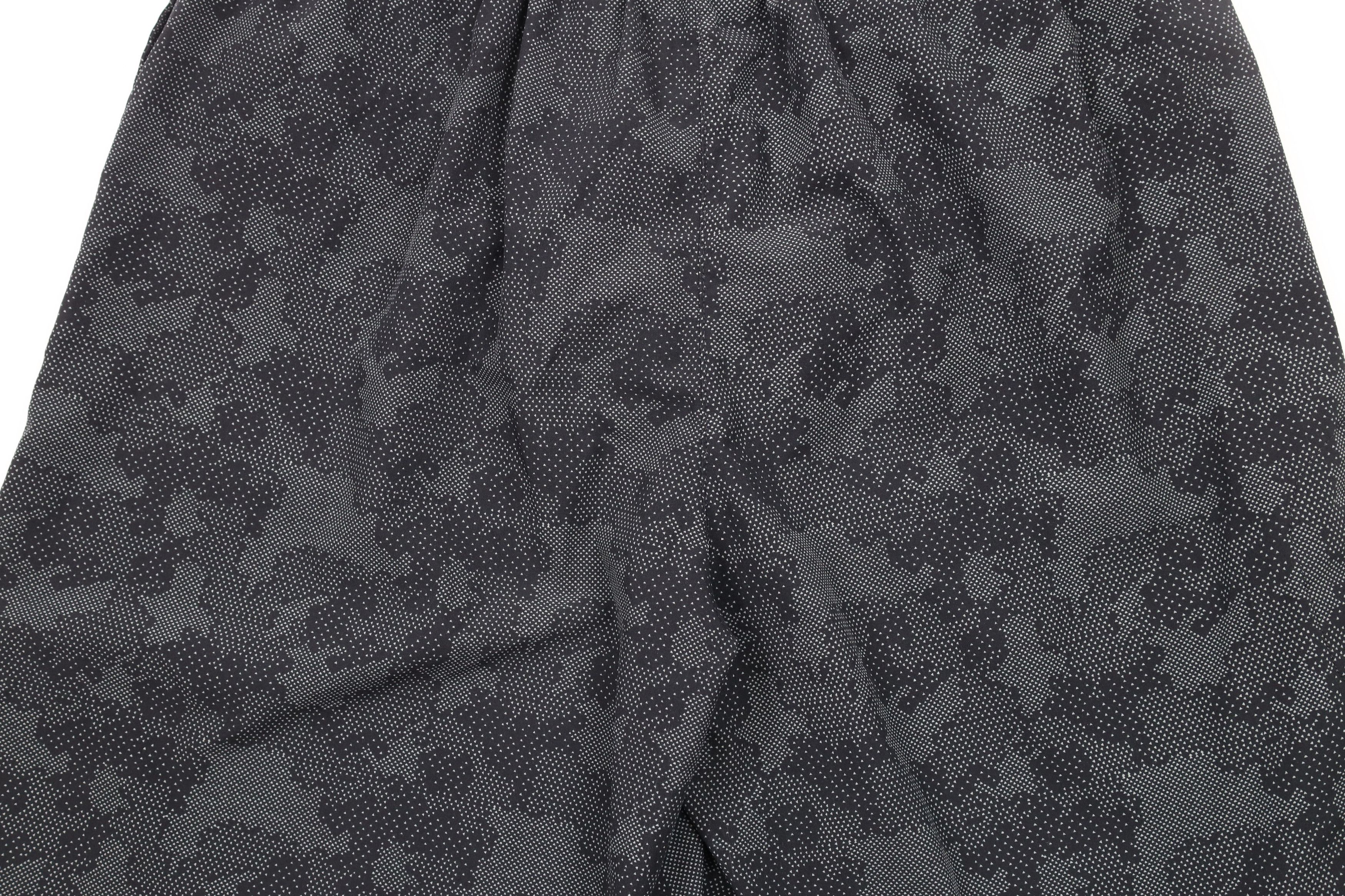 Asics × Vintage Vintage Asics Reflective Digi Camouflage Lined Shorts Size US 34 / EU 50 - 12 Thumbnail