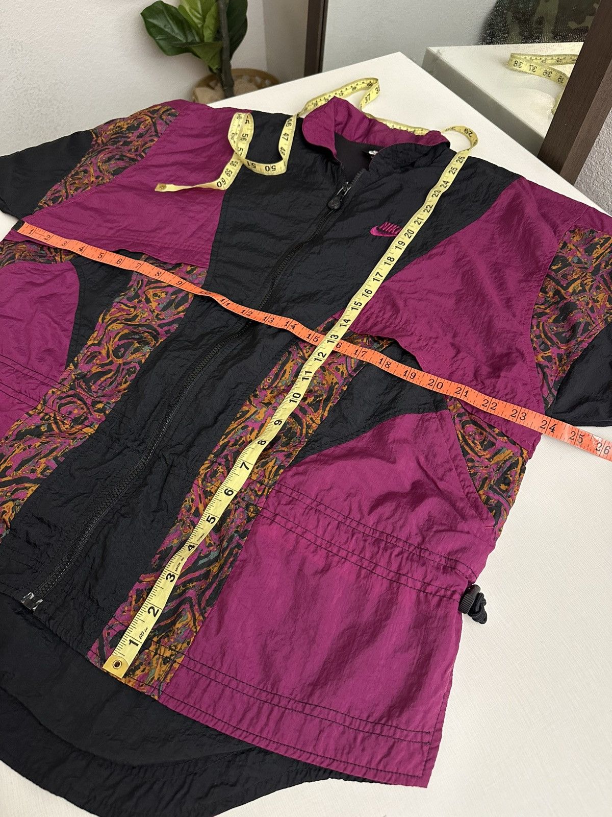 Nike × Vintage Vintage 80s Nike Size Medium Magenta Black Abstract Jacket Size US M / EU 48-50 / 2 - 11 Thumbnail