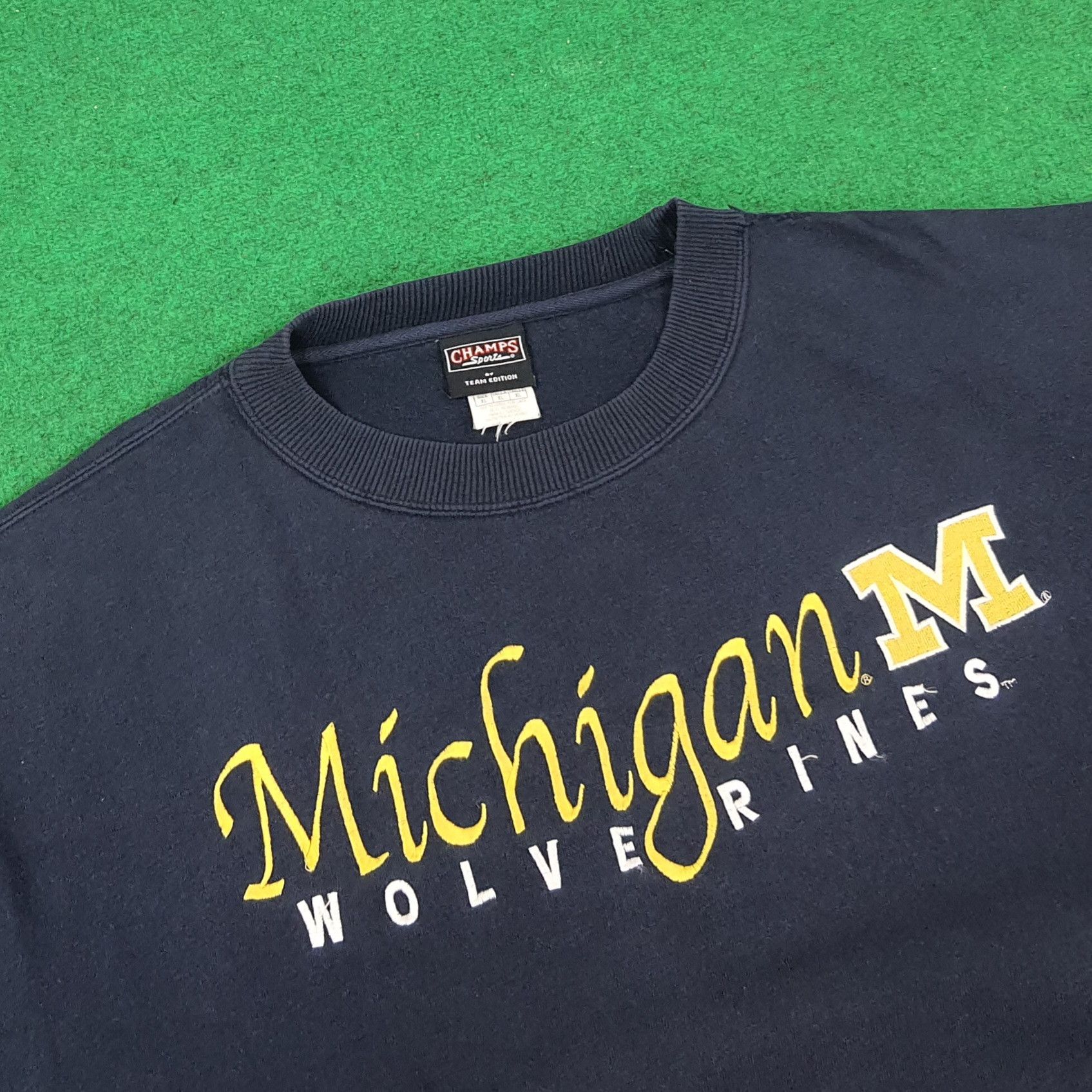 Champs Sport Vintage NFL Michigan Wolverines Football Sweatshirt C253N9 Size US XXL / EU 58 / 5 - 2 Thumbnail