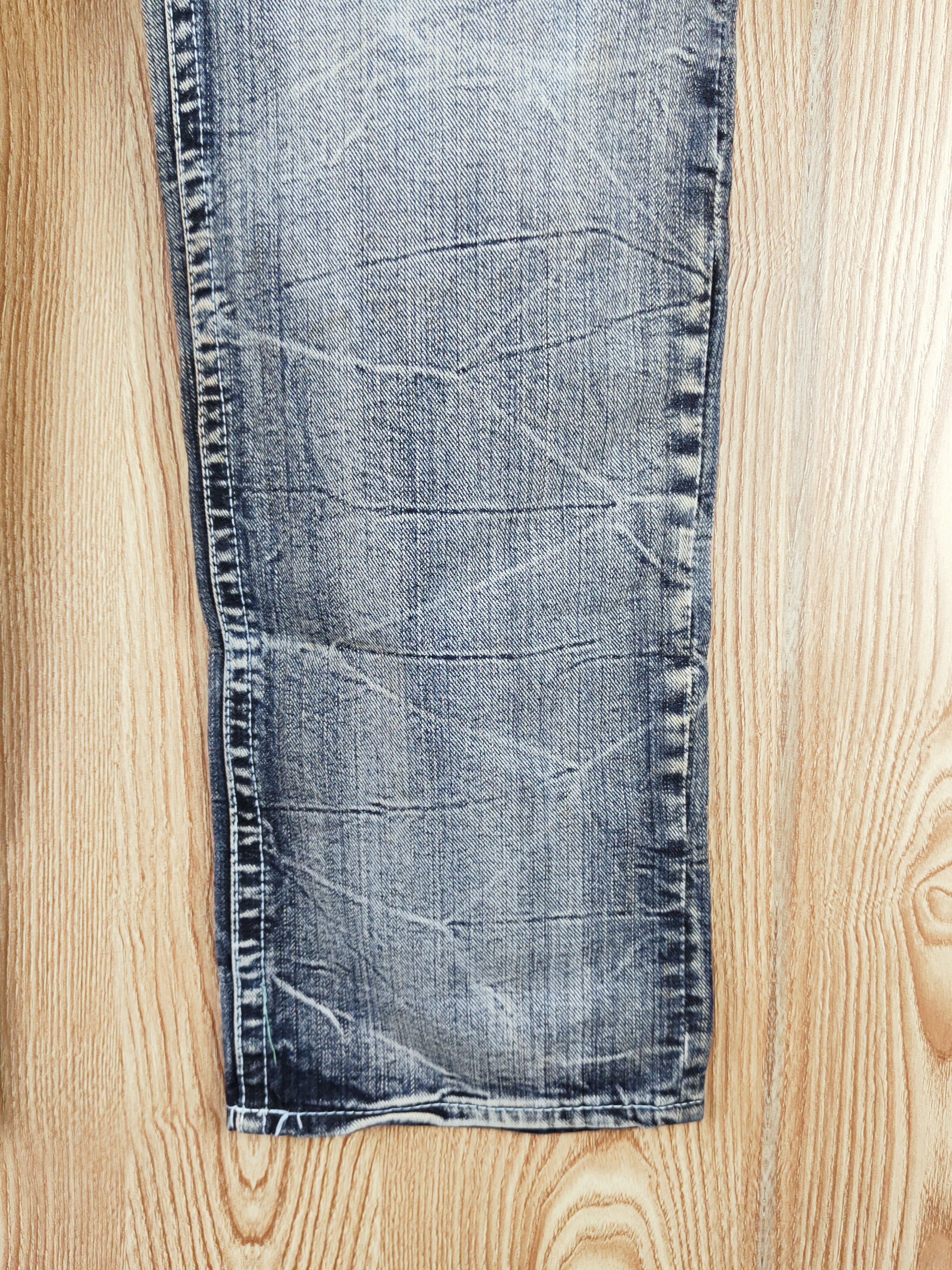Japanese Brand × Vintage Japan patchwork Dark Blue Distressed Ripped Jeans #W020 Size 29" - 7 Thumbnail