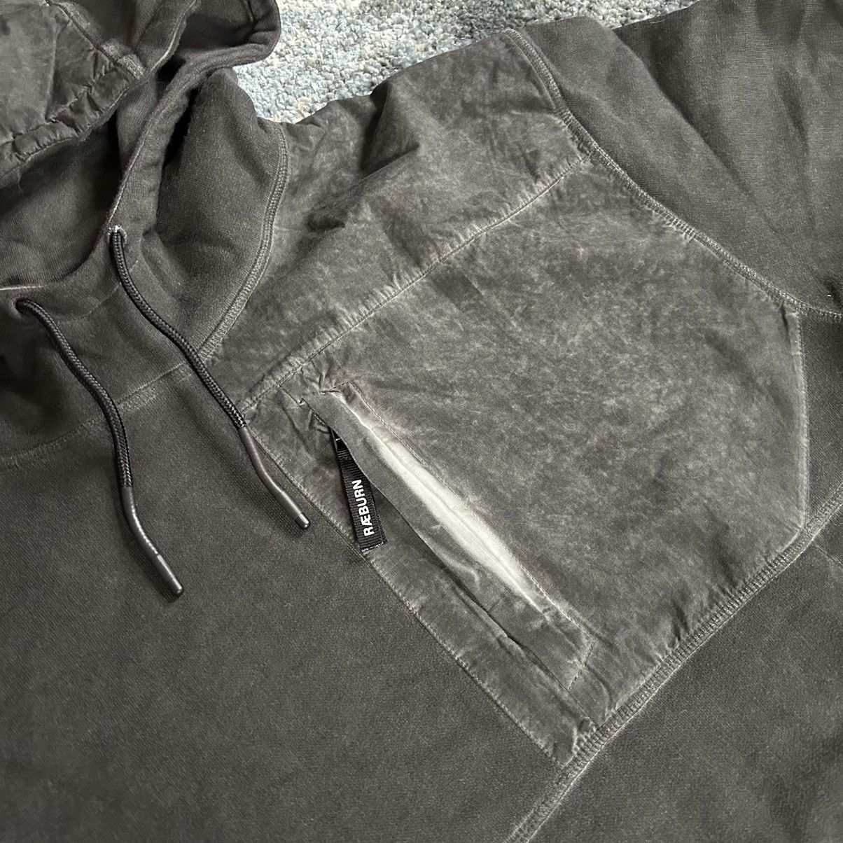 Christopher Raeburn GARMENT DYED ASYMMETRiC CHEST POCKET HOODiE SWEATSHiRT Size US L / EU 52-54 / 3 - 7 Thumbnail