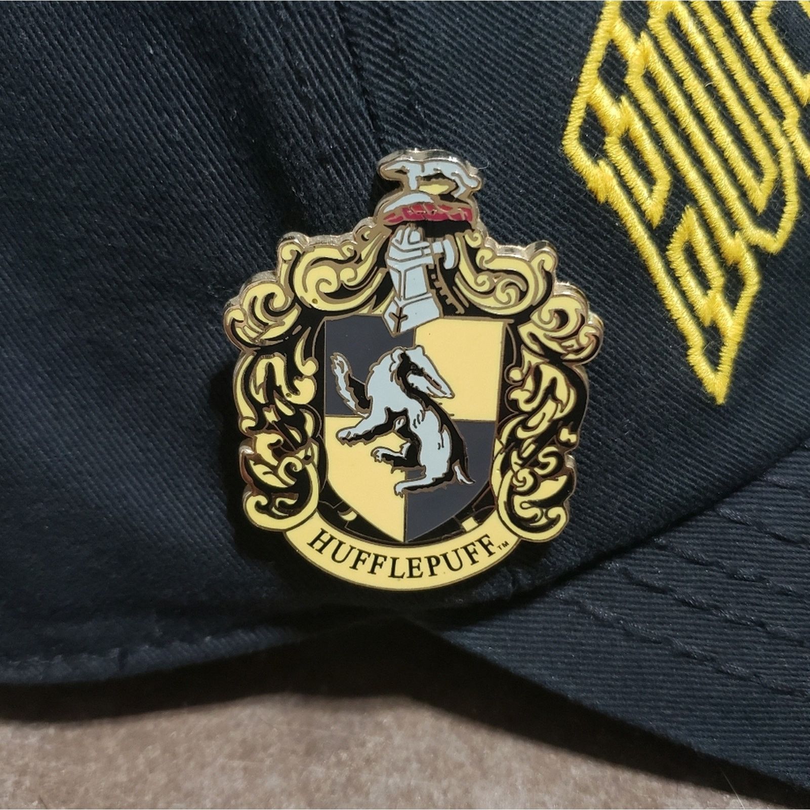 Other Black Hufflepuff | HARRY POTTER | Hat w/Pin Size ONE SIZE - 4 Thumbnail