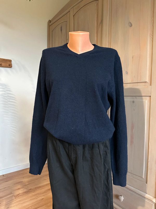 Uniqlo 100% Cashmere sweater Size M / US 6-8 / IT 42-44 - 1 Thumbnail