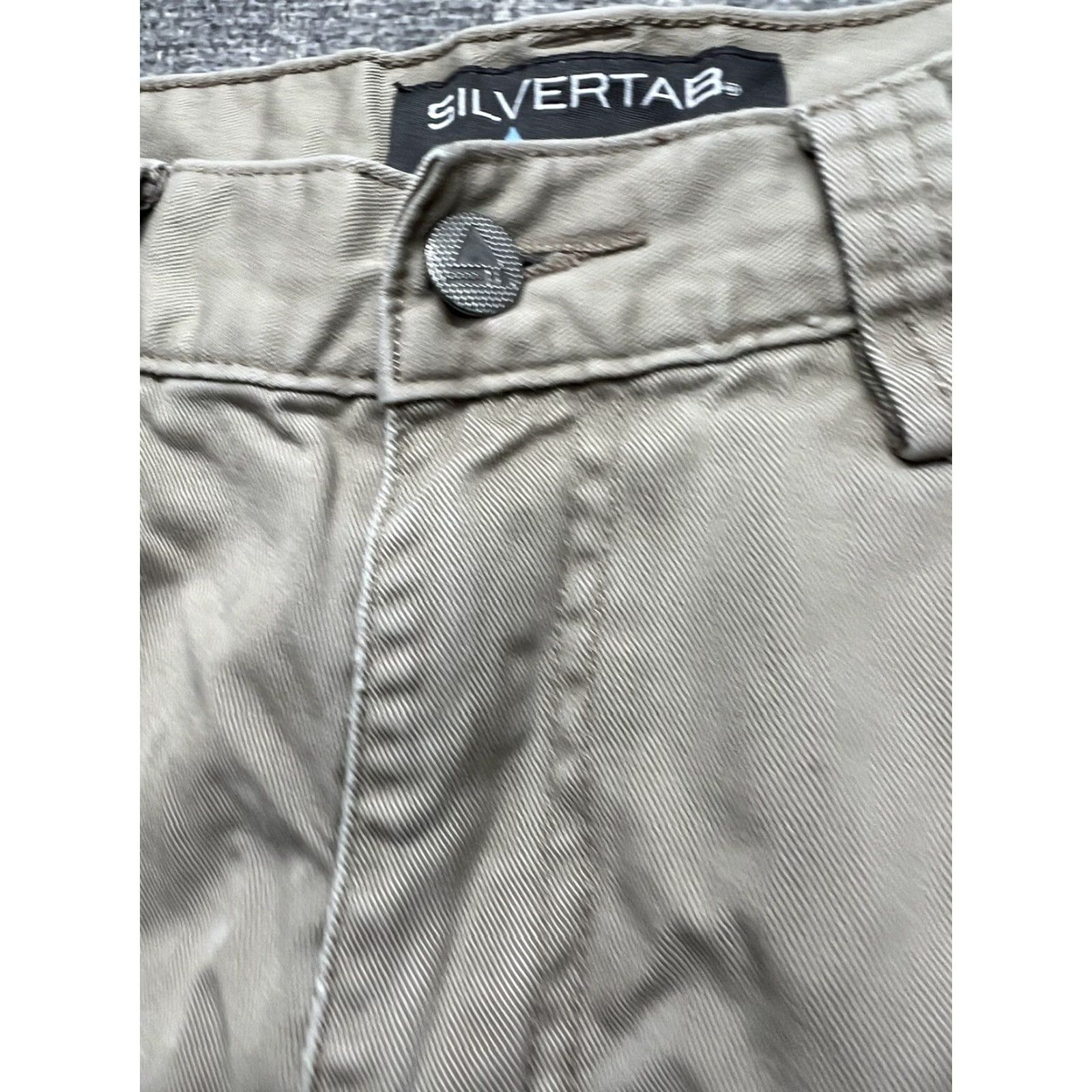 Levi's VINTAGE Levi's SilverTab Cargo Shorts Size 30 Men’s Beige Tan 10” Denim 5-Pocket Design Distressed Relaxed Size US 30 / EU 46 - 2 Thumbnail