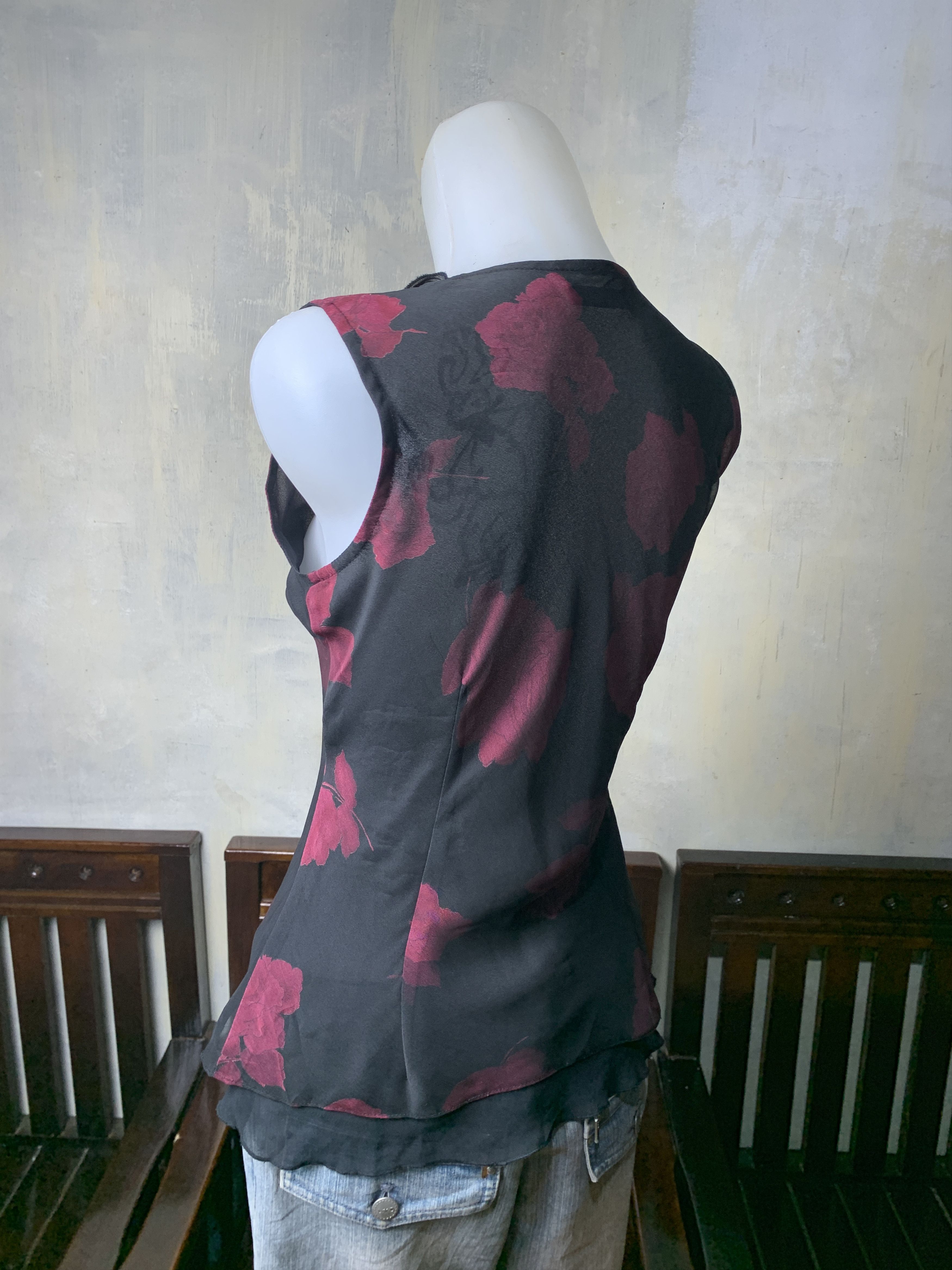 Japanese Brand Wanko Floral Ruffle Fitted Sleeveless Mesh Blouse (S) Size S / US 4 / IT 40 - 3 Thumbnail