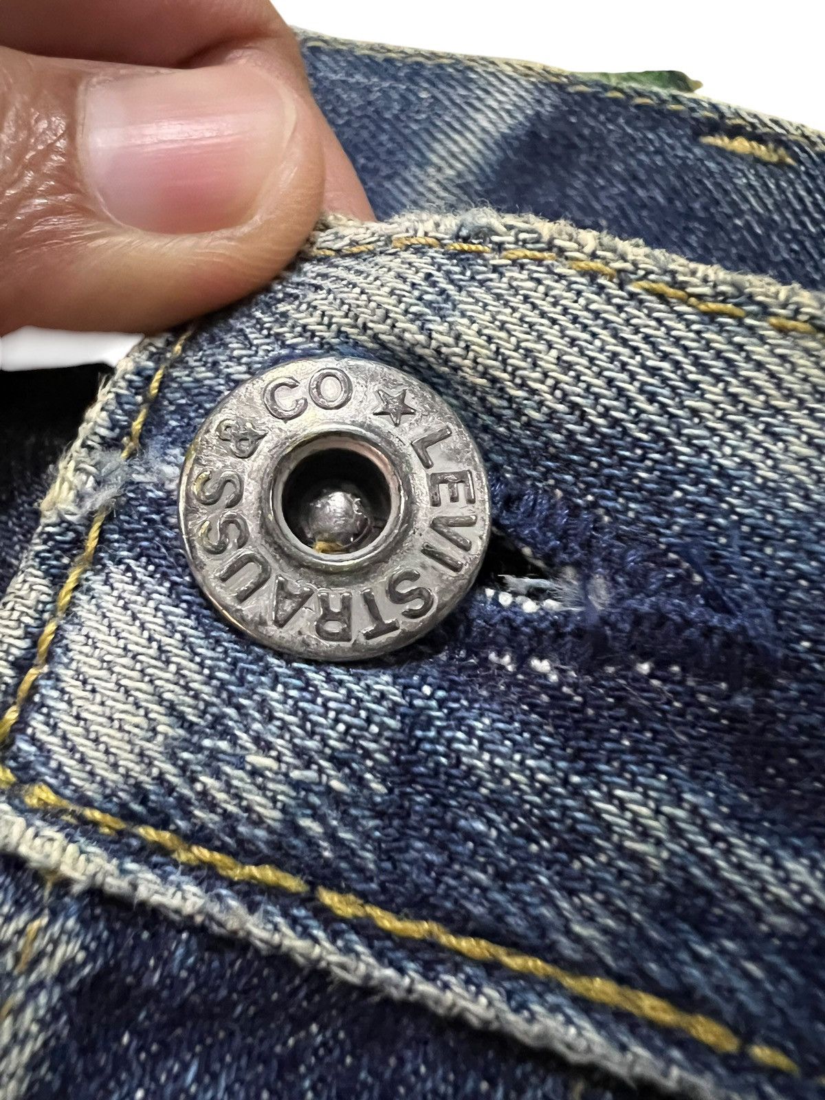Levi's LEVI’S 702 BIG E BACKLE BACK SELVEDGE FADED DISTRESSED JEAN Size US 28 / EU 44 - 11 Thumbnail