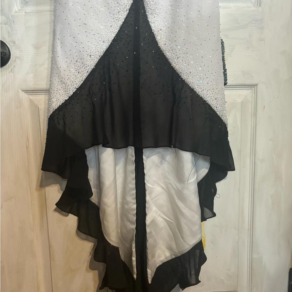 Designer Riva designs size 12 black and white sequin ball gown Size XL / US 12-14 / IT 48-50 - 2 Thumbnail