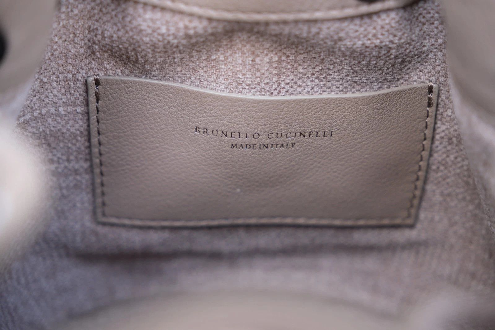 Brunello Cucinelli NEW Brunello Cucinelli Platinum Raffia & Leather Bucket Bag Size ONE SIZE - 7 Thumbnail