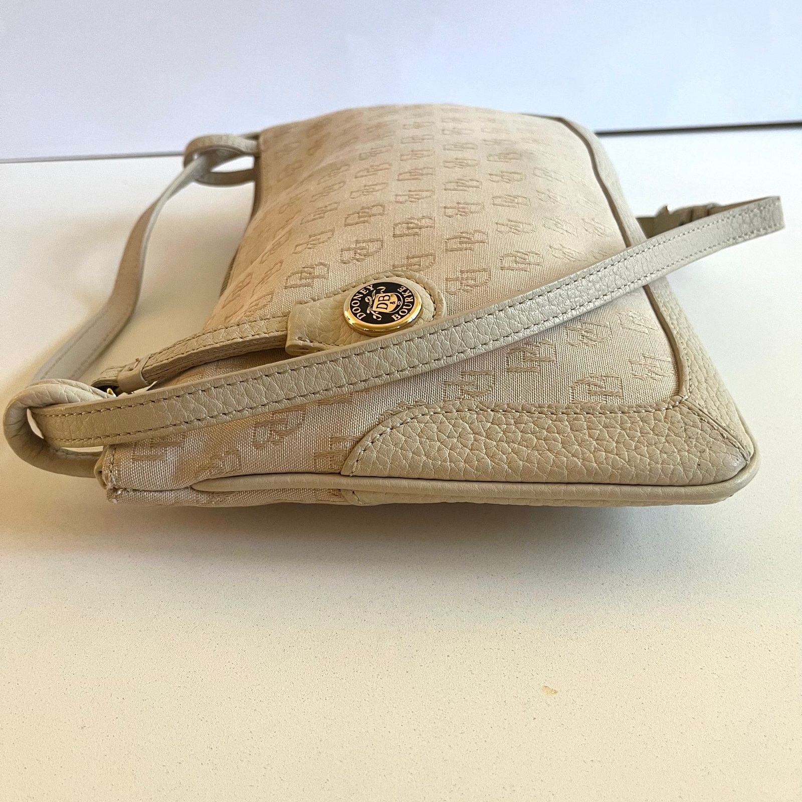 Dooney & Bourke DOONEY & BOURKE Beige Shoulder Bag with Logo Hangtag Size ONE SIZE - 3 Thumbnail