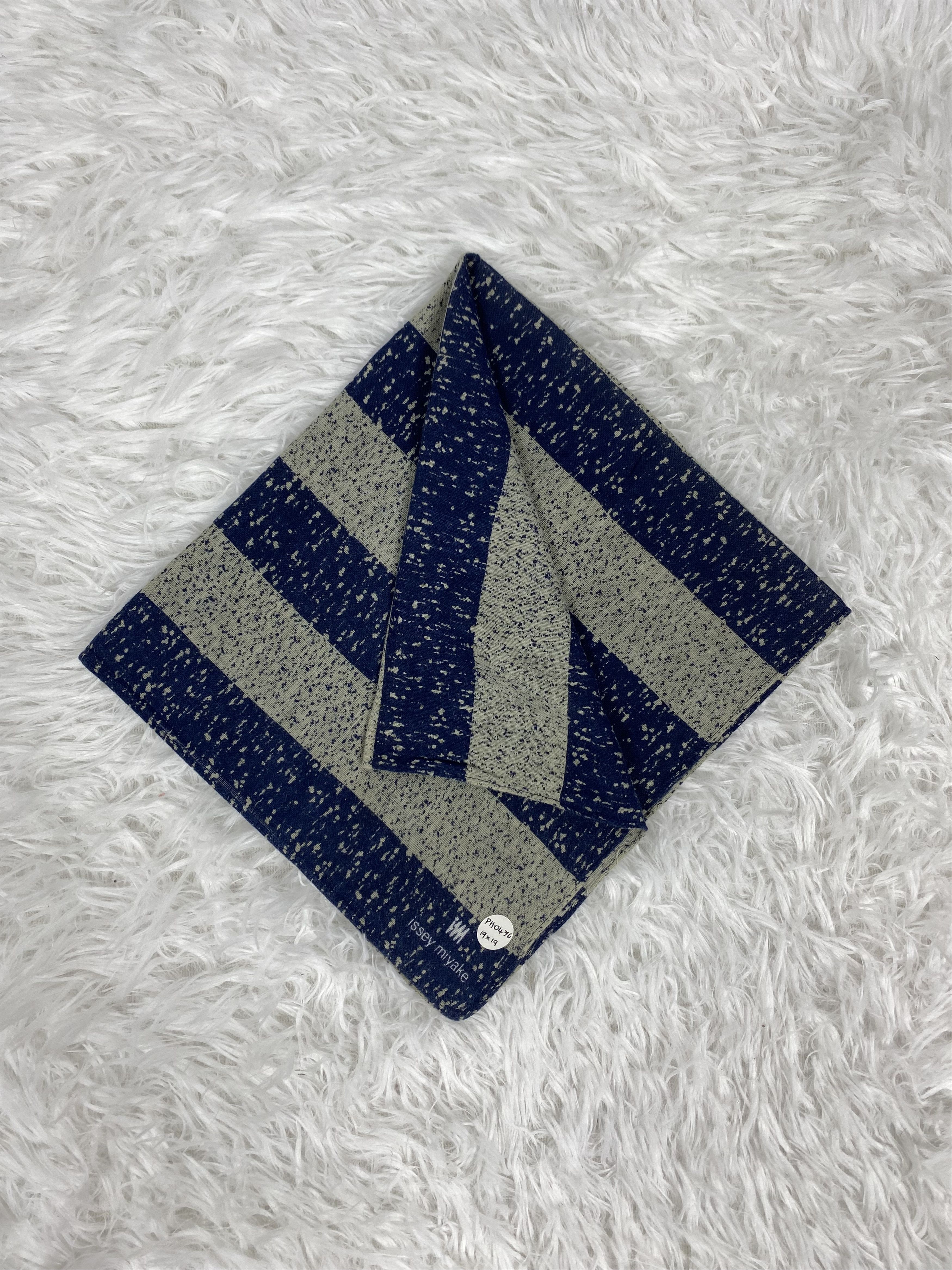 Issey Miyake Vintage Issey Miyake Handkerchief Neckerchief PH0476 Size ONE SIZE - 1 Thumbnail
