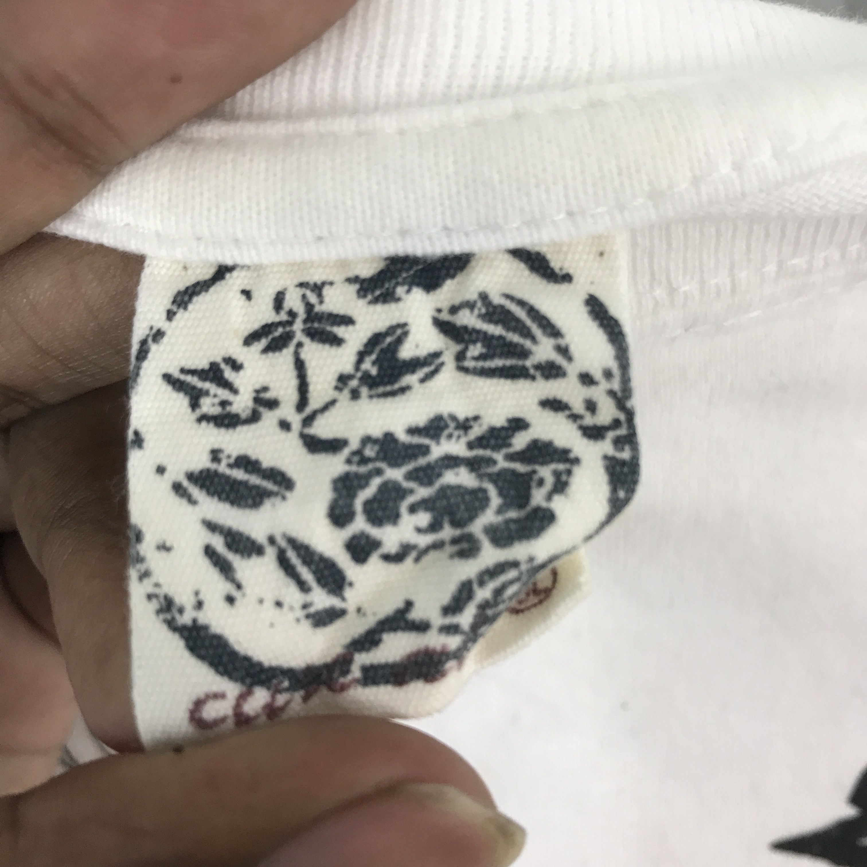 Japanese Brand Vintage Japanese Brand Rare design Long sleeve T-Shirt Size US XL / EU 56 / 4 - 10 Thumbnail