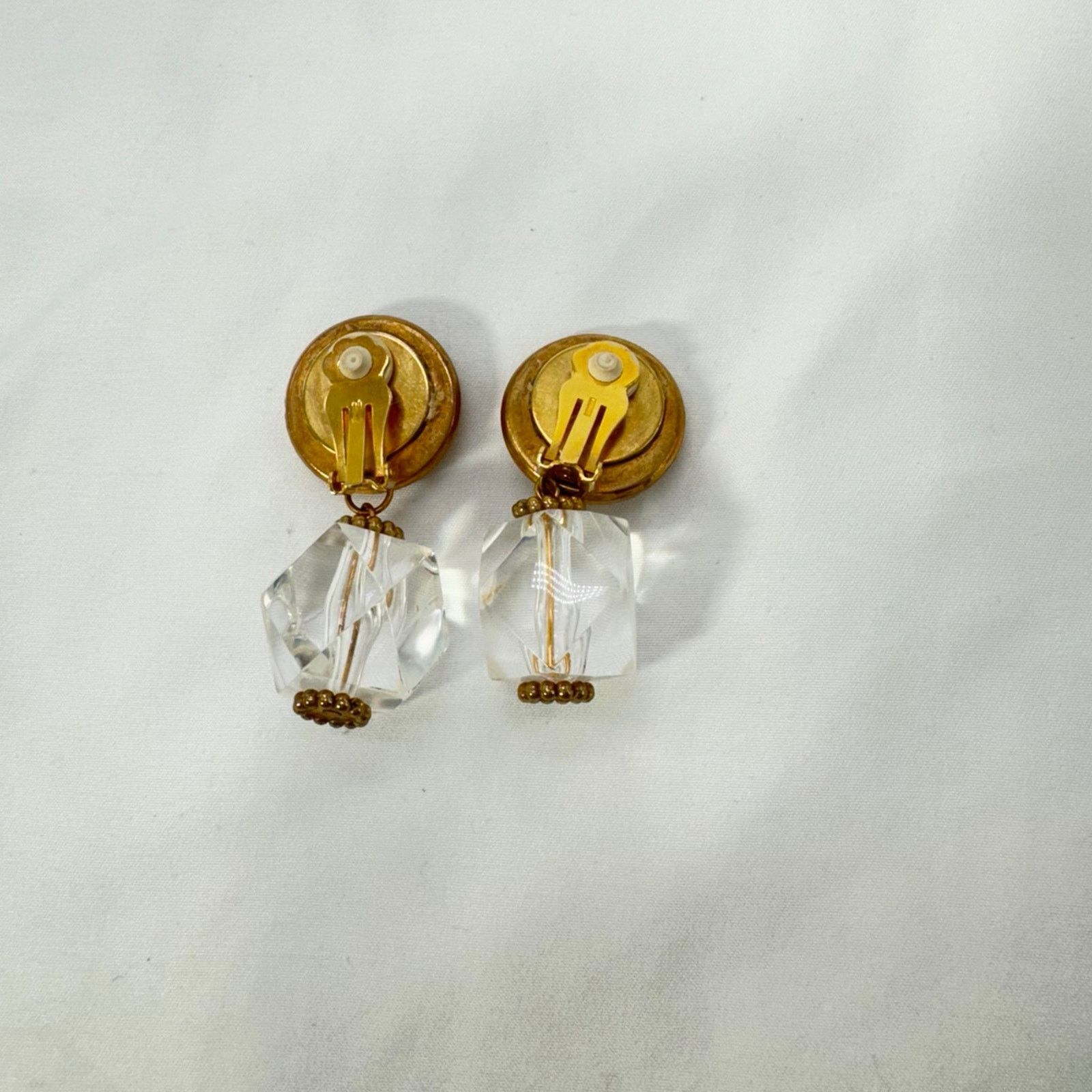 NBDN Nobrandedon VTG clunky lucite clip earrings Size ONE SIZE - 6 Thumbnail