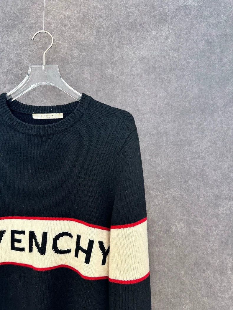 Givenchy Givenchy Black Inverted Letter Logo Sweater Size S Size US S / EU 44-46 / 1 - 5 Thumbnail