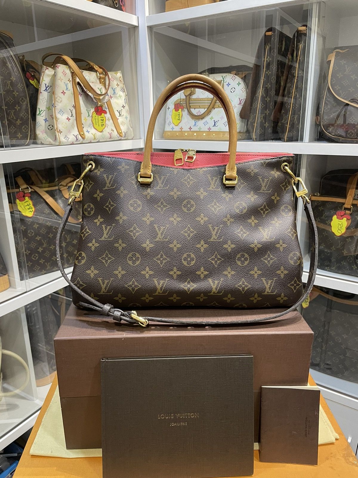 Louis Vuitton AUTHENTIC LOUIS VUITTON MONOGRAM PALLAS MM HANDBAG Size ONE SIZE - 2 Thumbnail