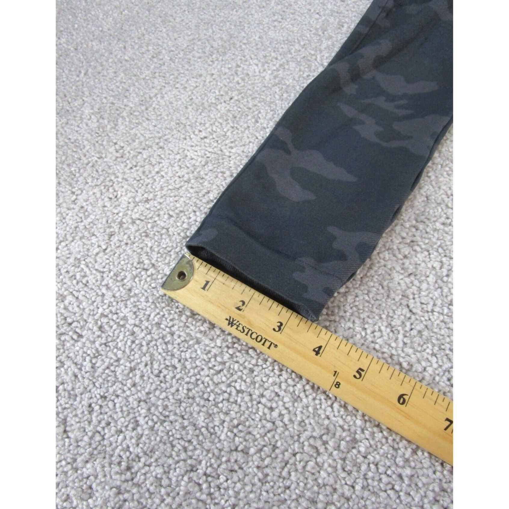 Spanx Spanx Womens Shapewear Small Gray Black Camo Crop Leggings Size 28" / US 6 / IT 42 - 4 Thumbnail