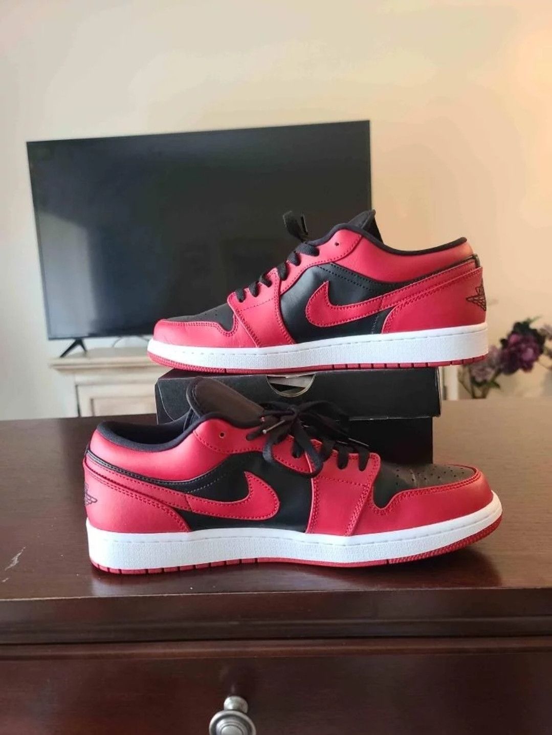 Nike Air Jordan 1 Low Reverse Bred Size US 12 / EU 45 - 9 Thumbnail