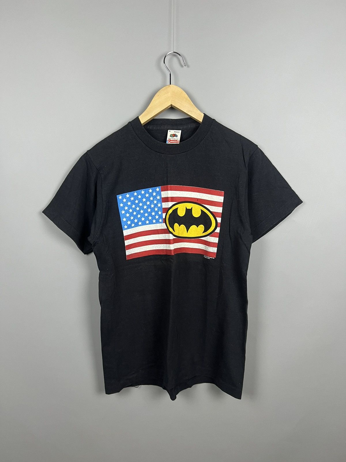 DC Comics Vintage 1989 Batman USA Flag Logo Stanley Desantis Tee RARE Size US M / EU 48-50 / 2 - 1 Thumbnail