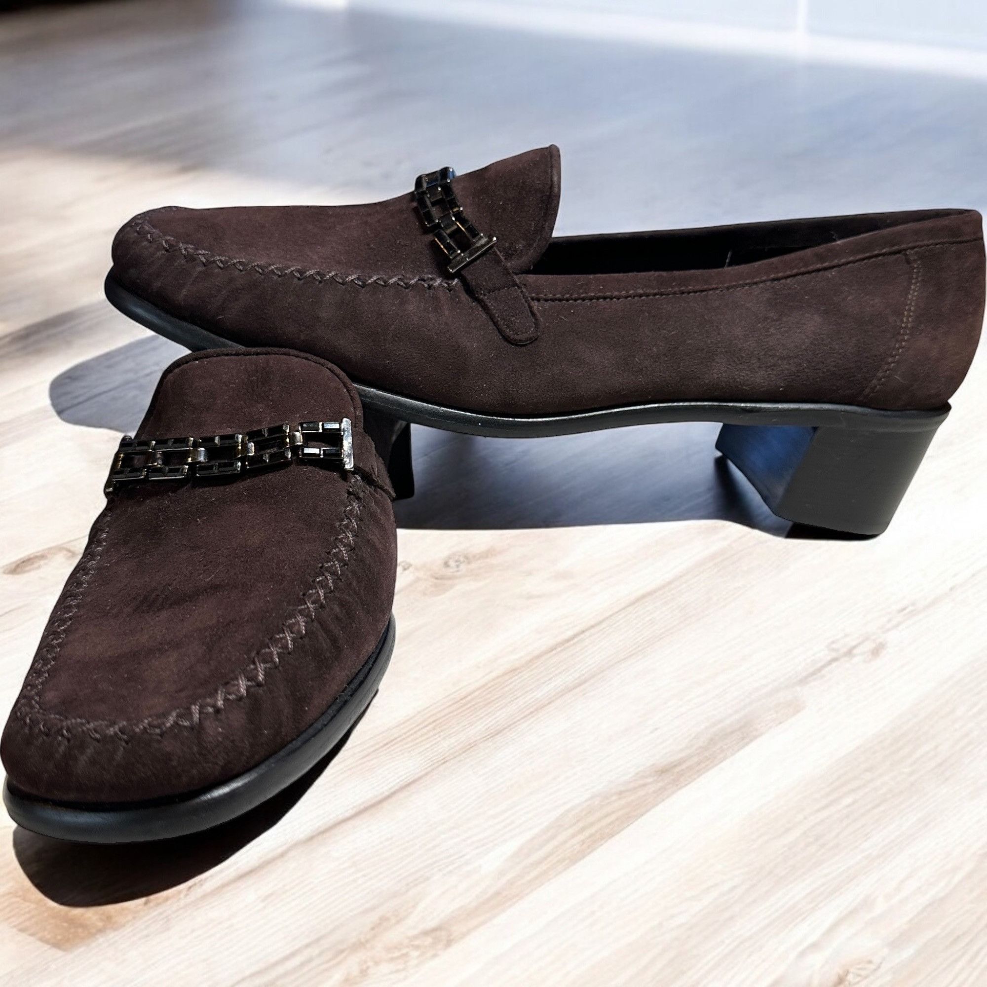 Stuart Weitzman Stuart Weitzman Brown Suede Chain Link Loafers Shoes Block H Size US 7 / IT 37 - 1 Thumbnail