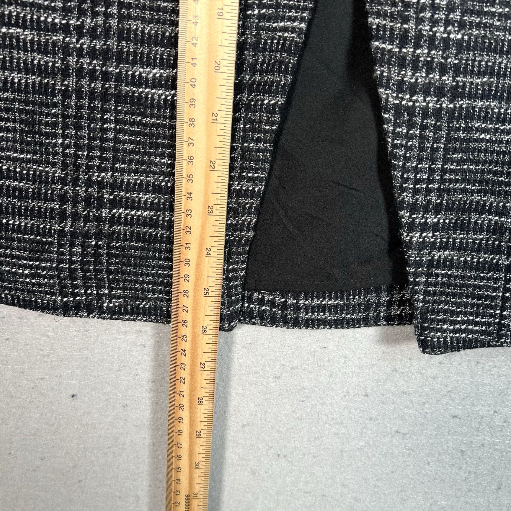 Club Monaco Club Monaco Skirt Womens Size 2 Black Mix Wool Blend Tweed Pencil Cutaway Lined Slit Size 26" / US 2 / IT 38 - 3 Thumbnail