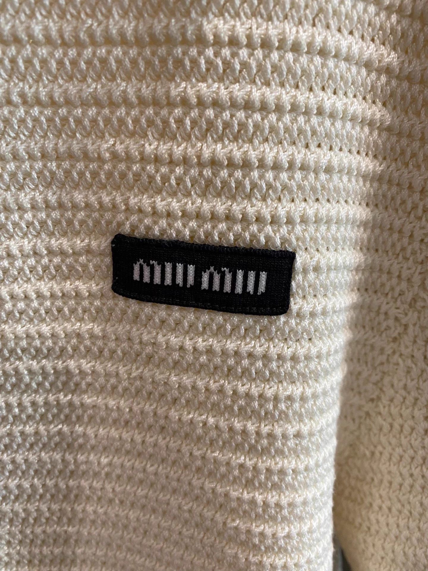 Miu Miu MIU MIU 24 Short-Sleeve DeepV MicroCut-Out 42 Size M / US 6-8 / IT 42-44 - 7 Thumbnail