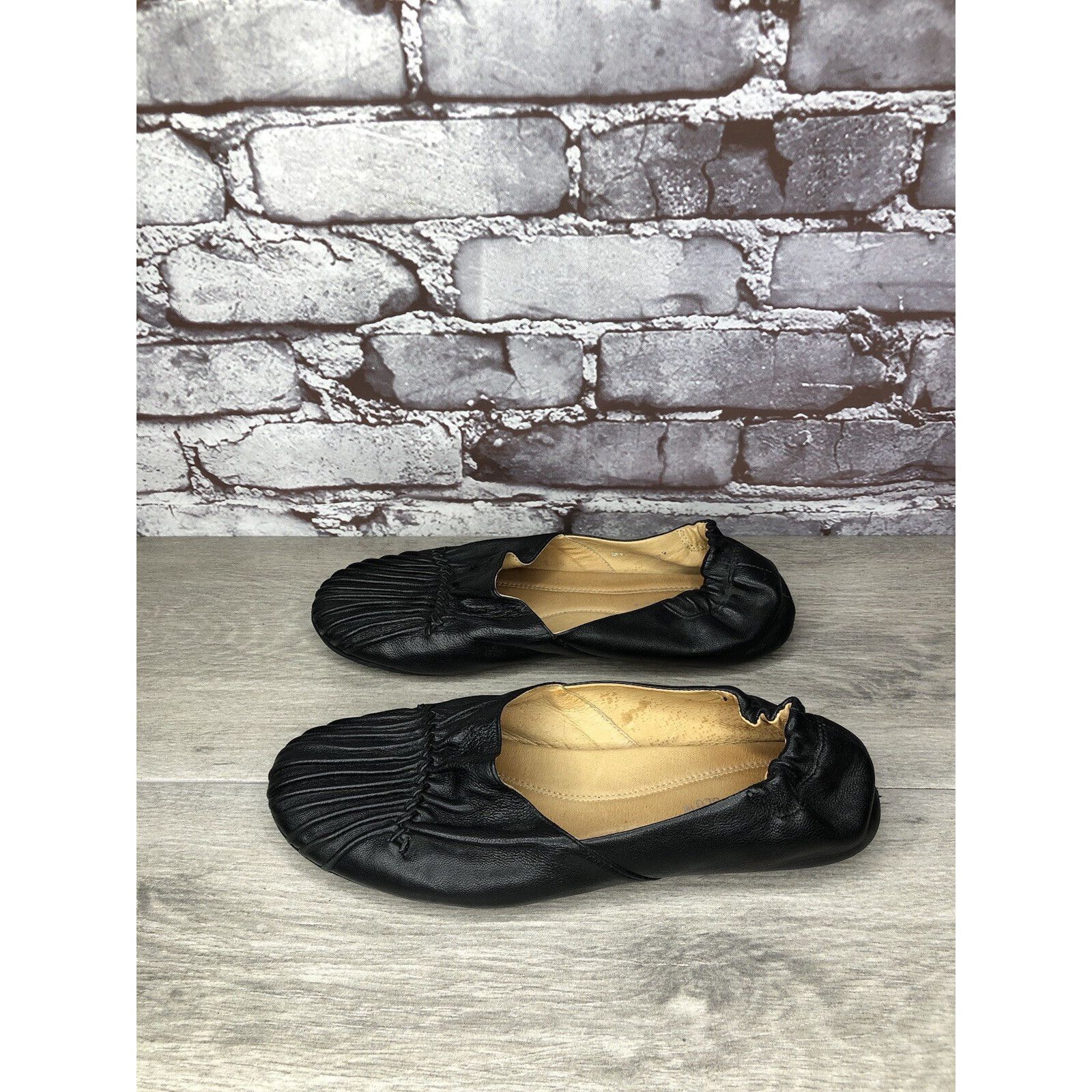 Chocolate Chocolate Blu CAM2 Black Pleated Leather Ballet Flats Shoes Size US 8 / IT 38 - 1 Thumbnail