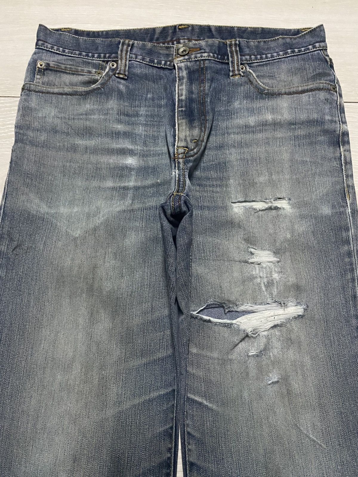 Japanese Brand Vintage Japanese Brand Blue Faded Wash Distressed Loose Jean Size US 32 / EU 48 - 3 Thumbnail