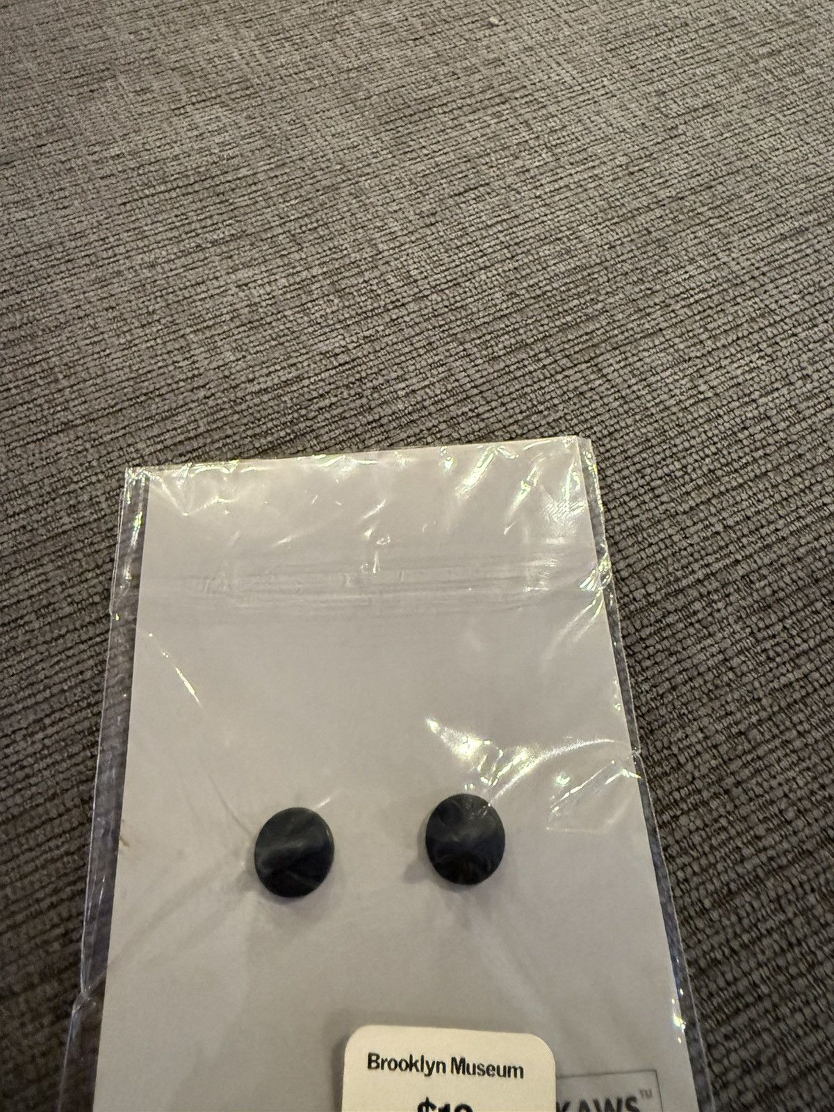 Kaws Kaws Brooklyn Museum What Party Square Pin Size ONE SIZE - 2 Thumbnail