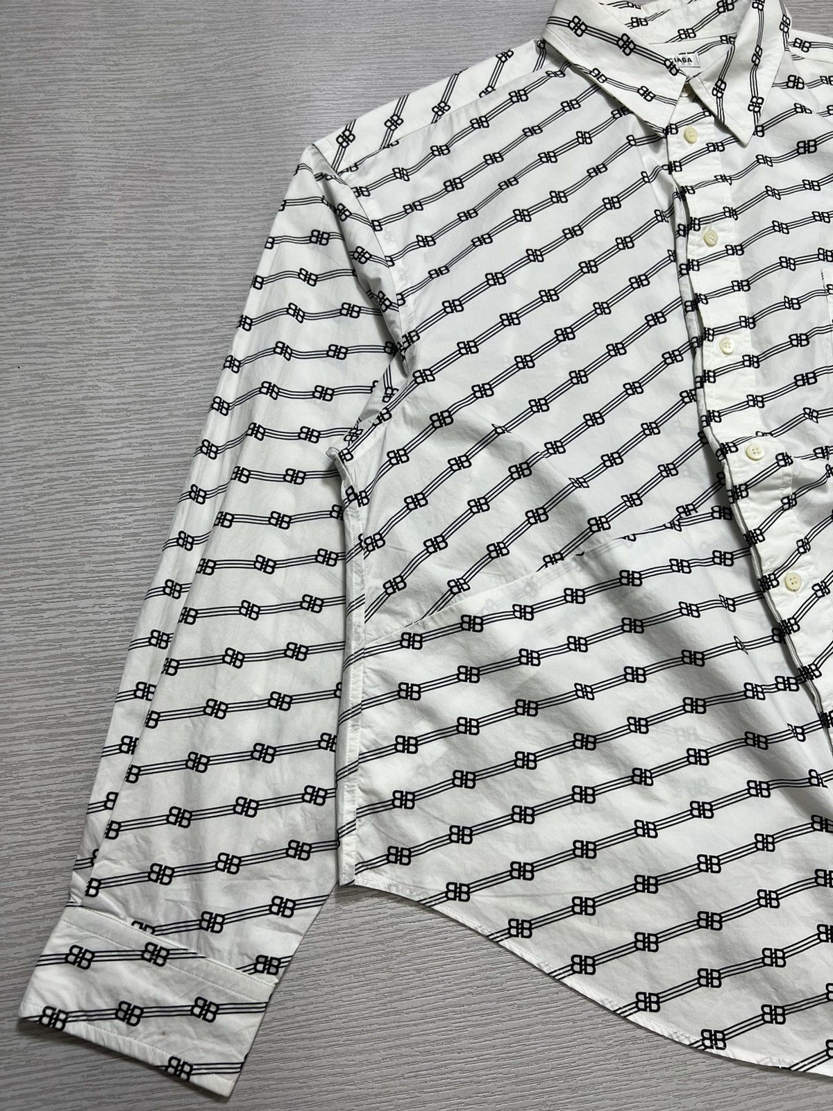 Balenciaga Balenciaga - S/S 20 - Double B Full Print Collar White Shirt Size US S / EU 44-46 / 1 - 5 Thumbnail