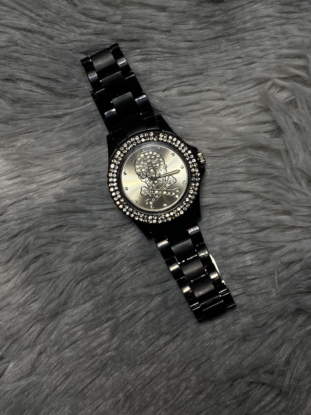Jewelry Black Skull Watch with Crystal Bezel - Edgy Design Size ONE SIZE - 7 Thumbnail