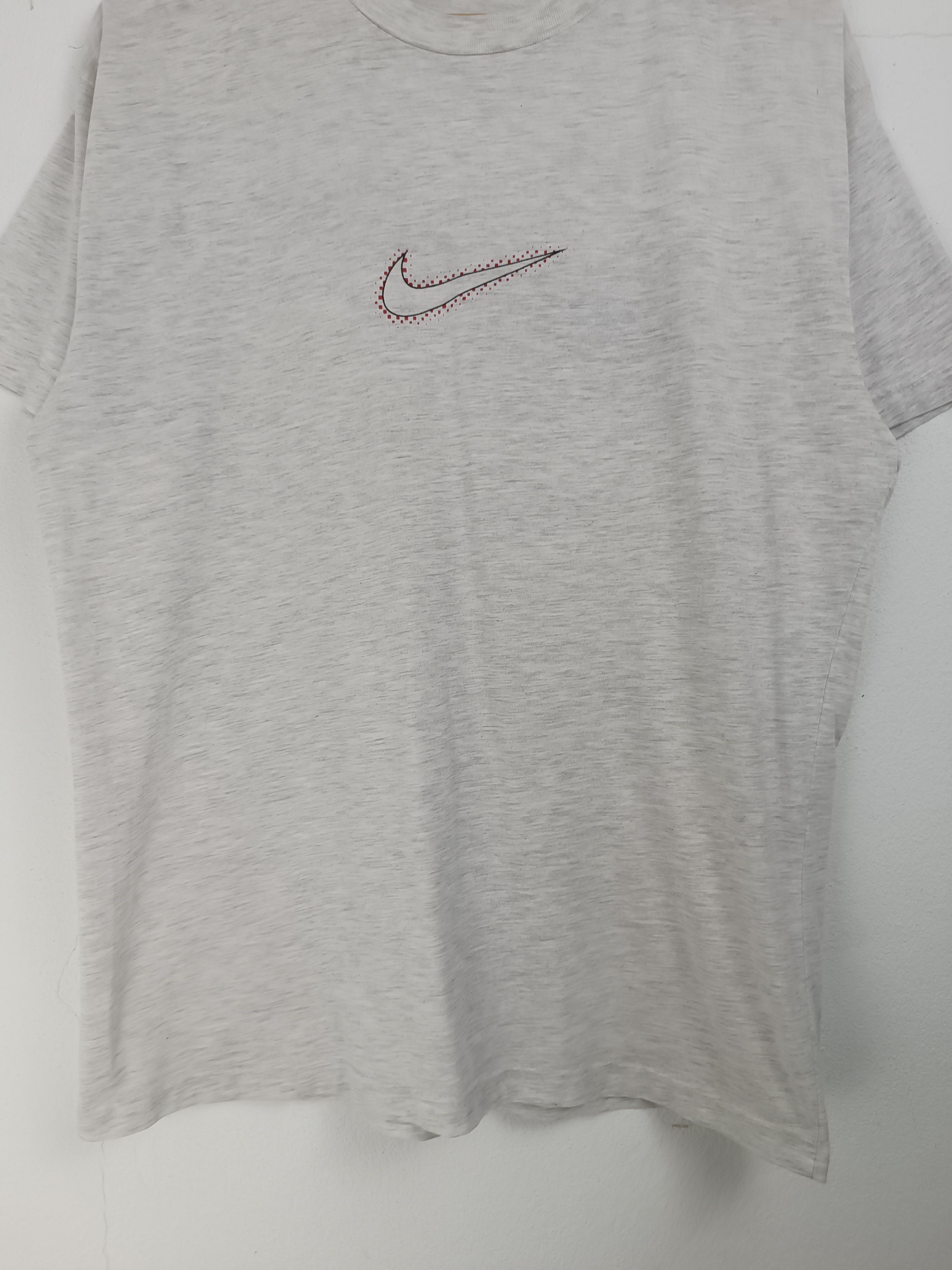 Nike VINTAGE 90'S NIKE SWOOSH CRAZY BACKHIT TEE Size US L / EU 52-54 / 3 - 7 Thumbnail