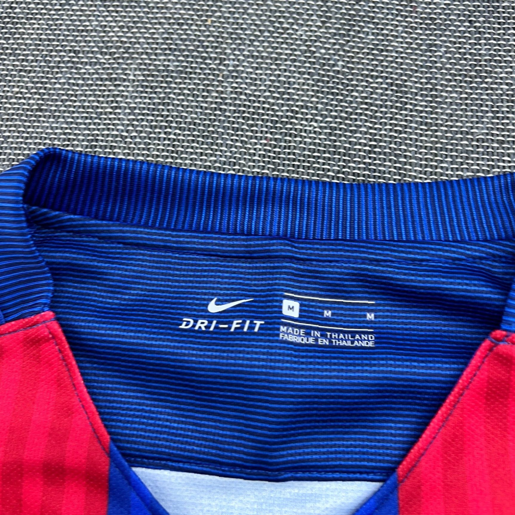Nike Nike Barcelona 2016 2017 Home Football Jersey Mens Medium Adult Shirt Size US M / EU 48-50 / 2 - 5 Thumbnail
