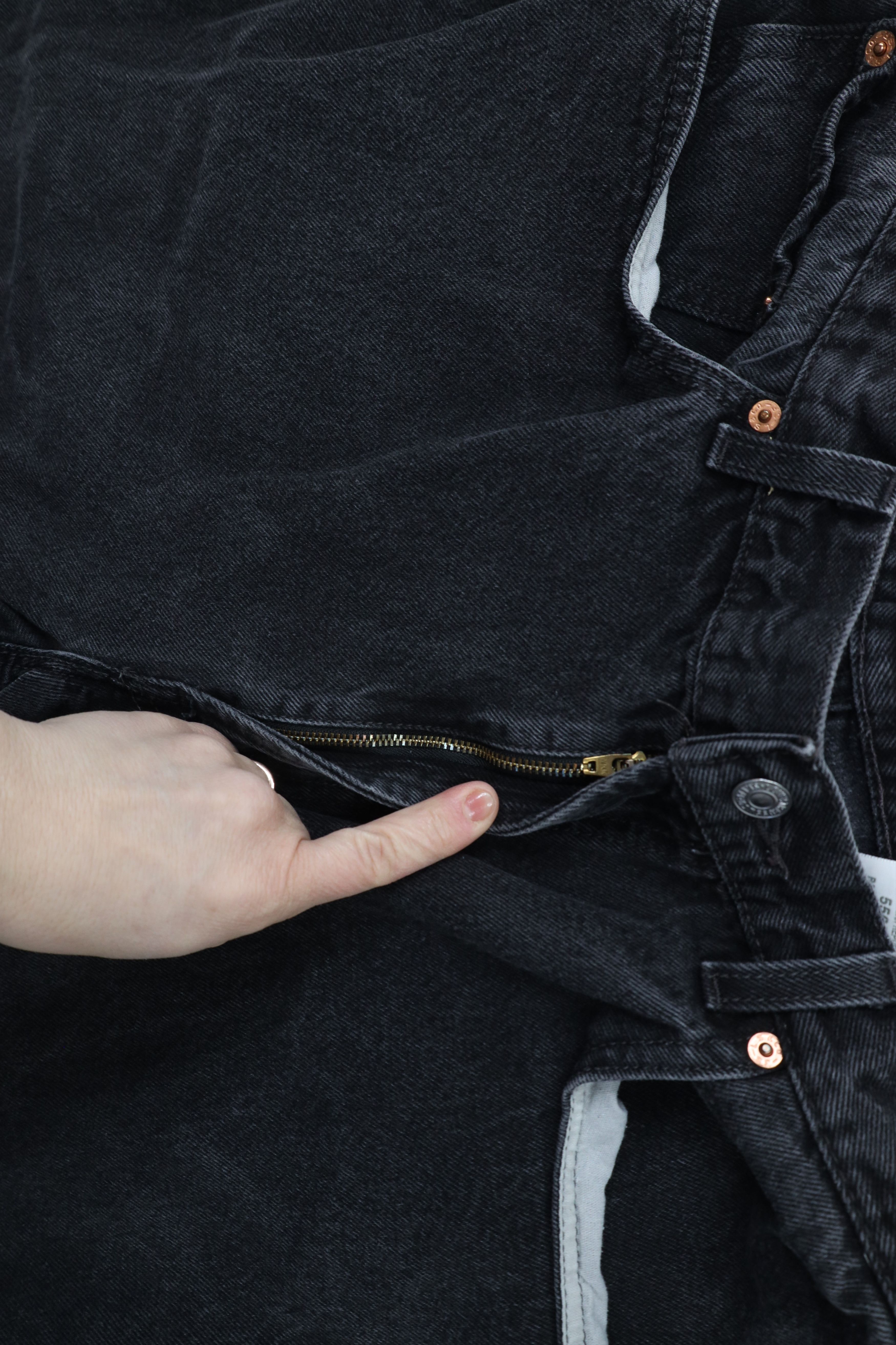 Levi's × Vintage Vintage Y2K 2004 Levis 550 Fit Denim Jeans Black Cotton Size US 38 / EU 54 - 5 Thumbnail