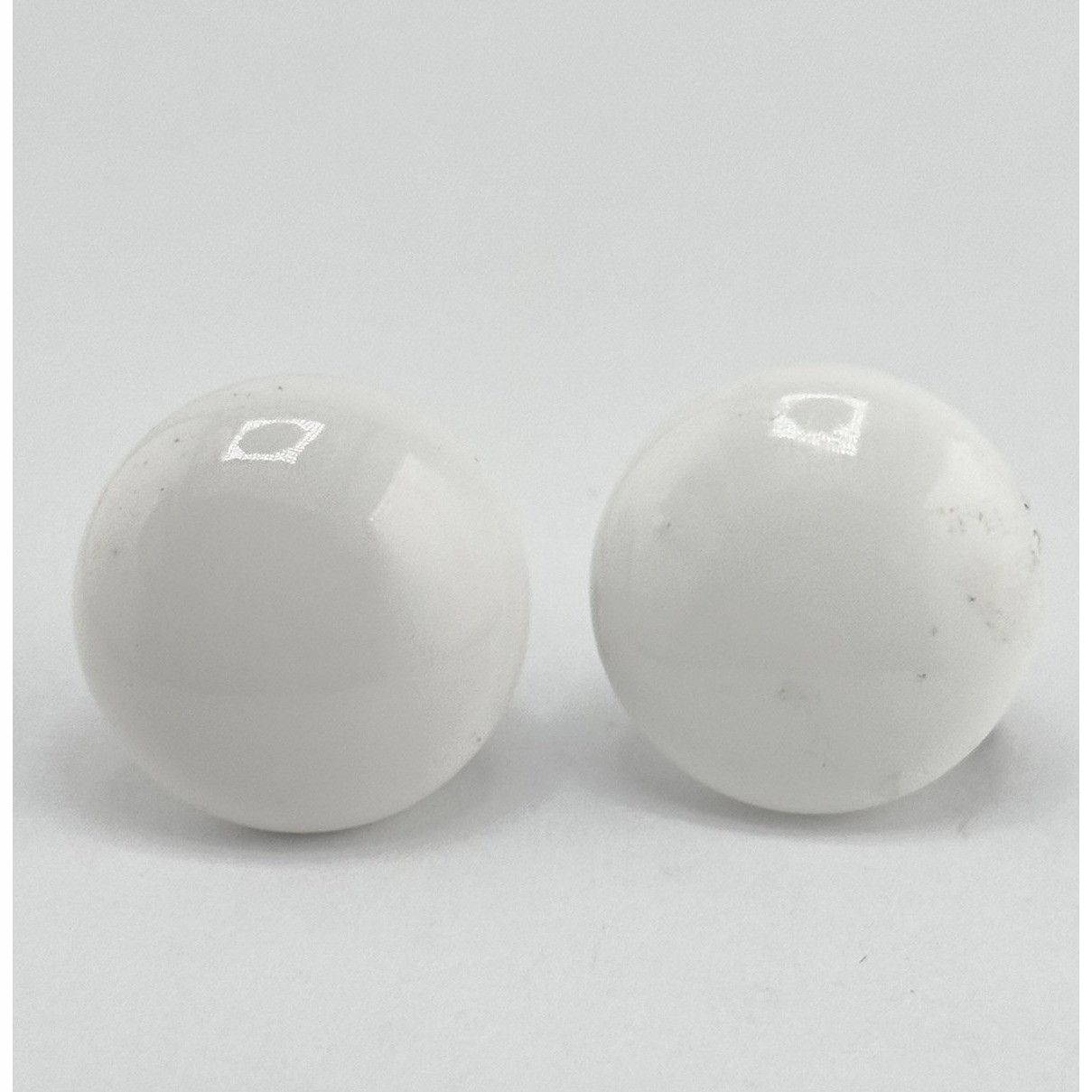 Vintage vintage white milk glass stud screw back earrings Size ONE SIZE - 4 Thumbnail
