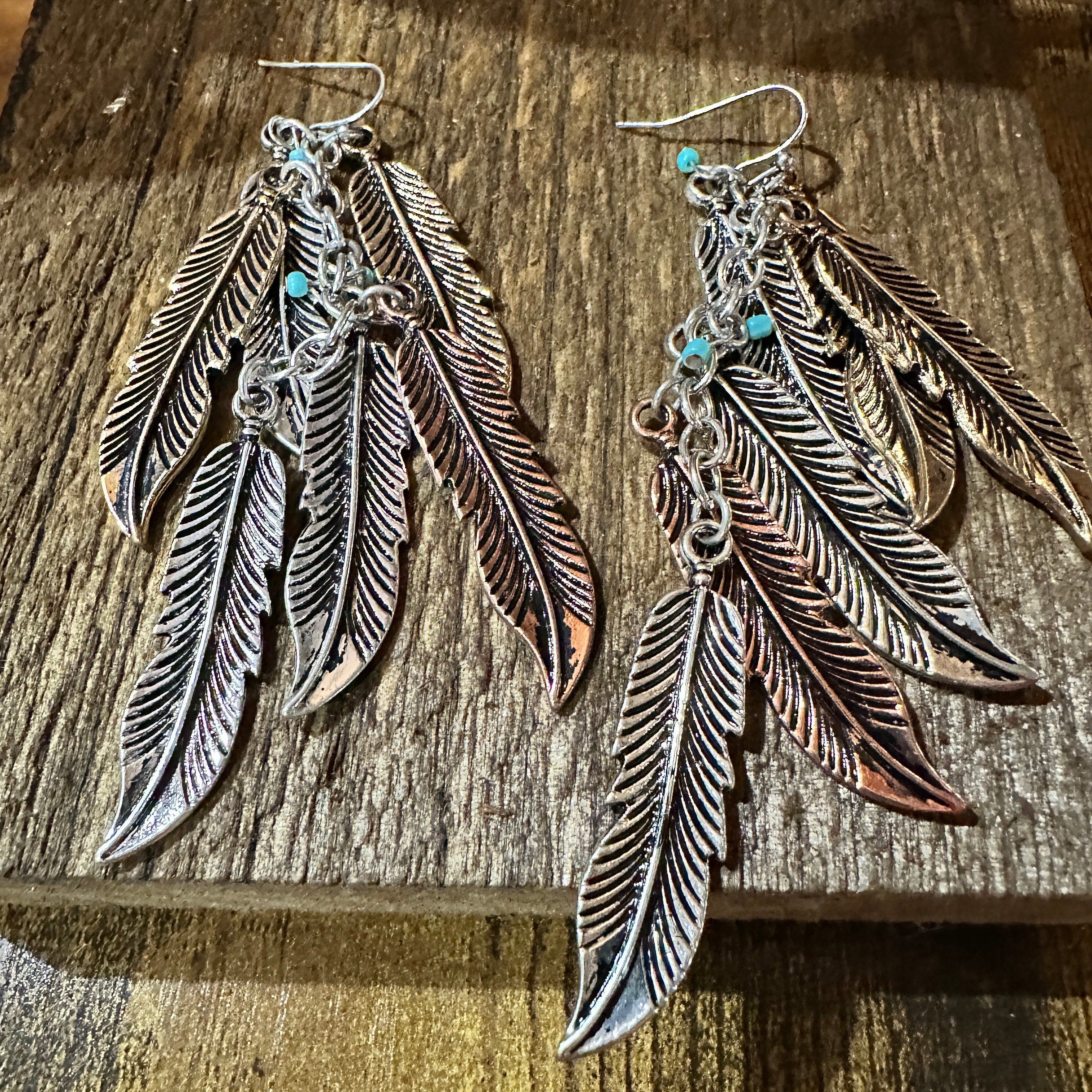 Other Tricolor Feather Charm Boho Metal Earrings Size ONE SIZE - 7 Thumbnail